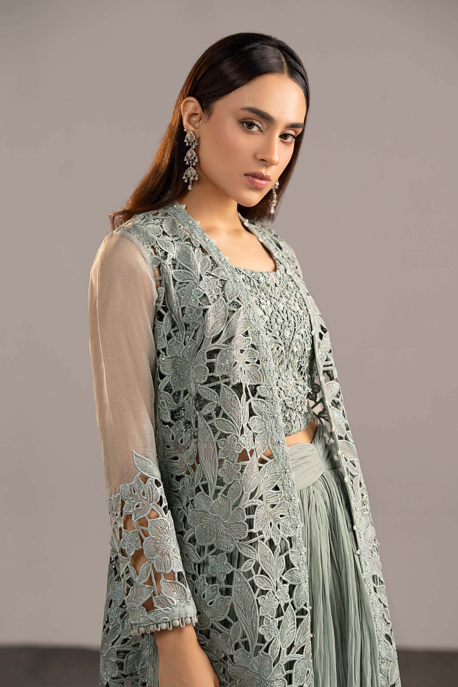 3 Piece Embroidered Zari Organza Suit - Image 3