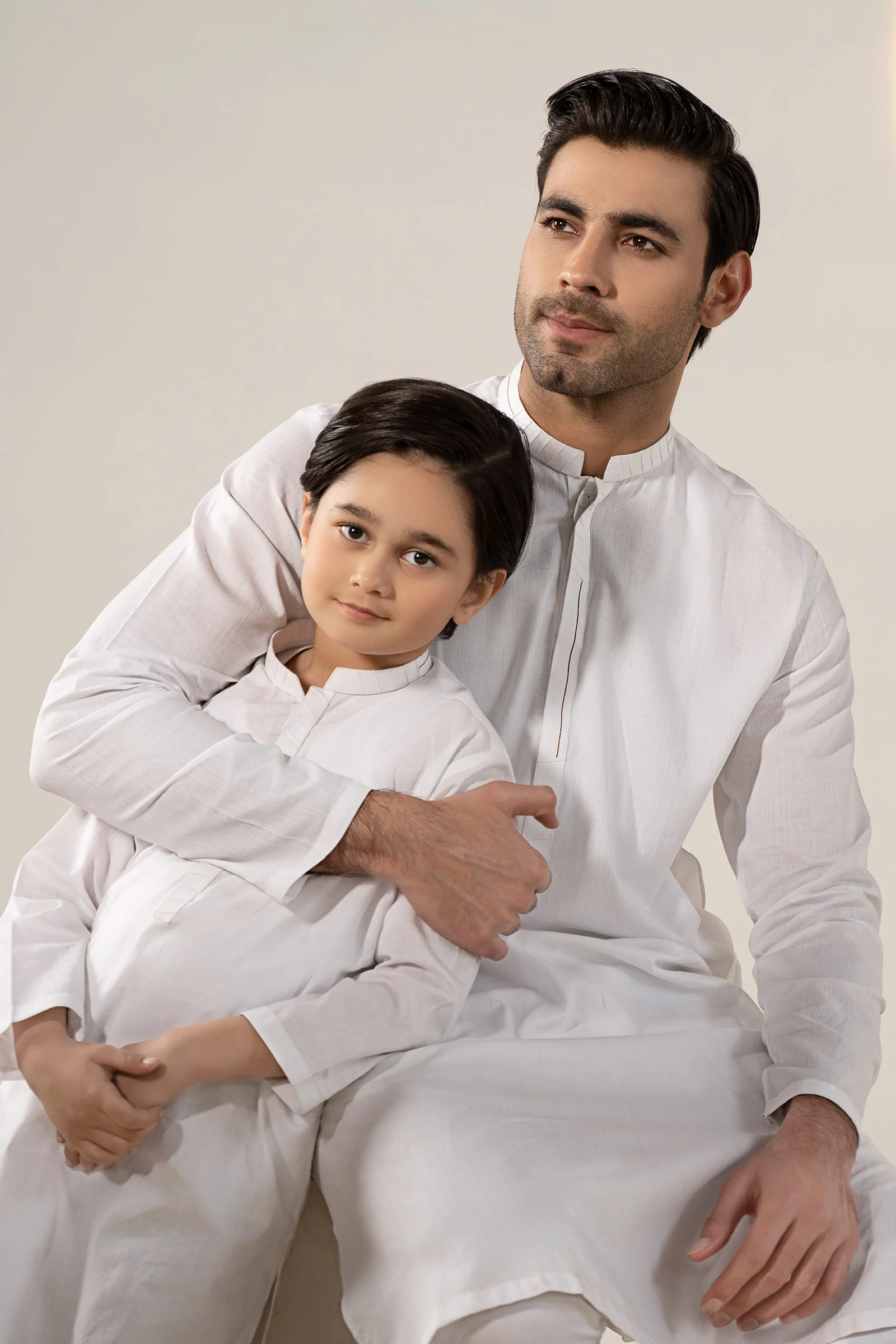Embroidered Dobby Kurta - Image 3