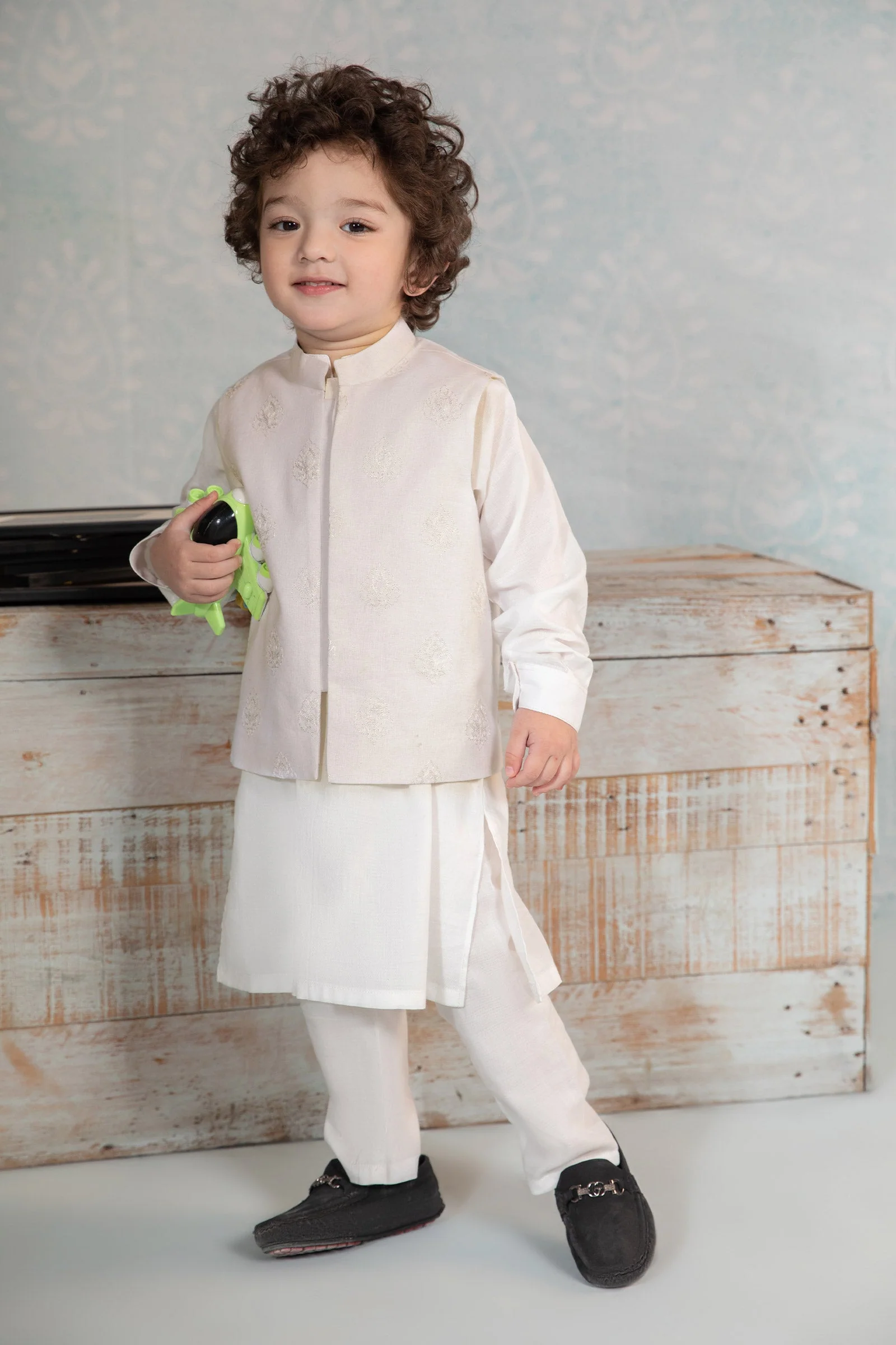 Embroidered Dobby Suit - Image 10