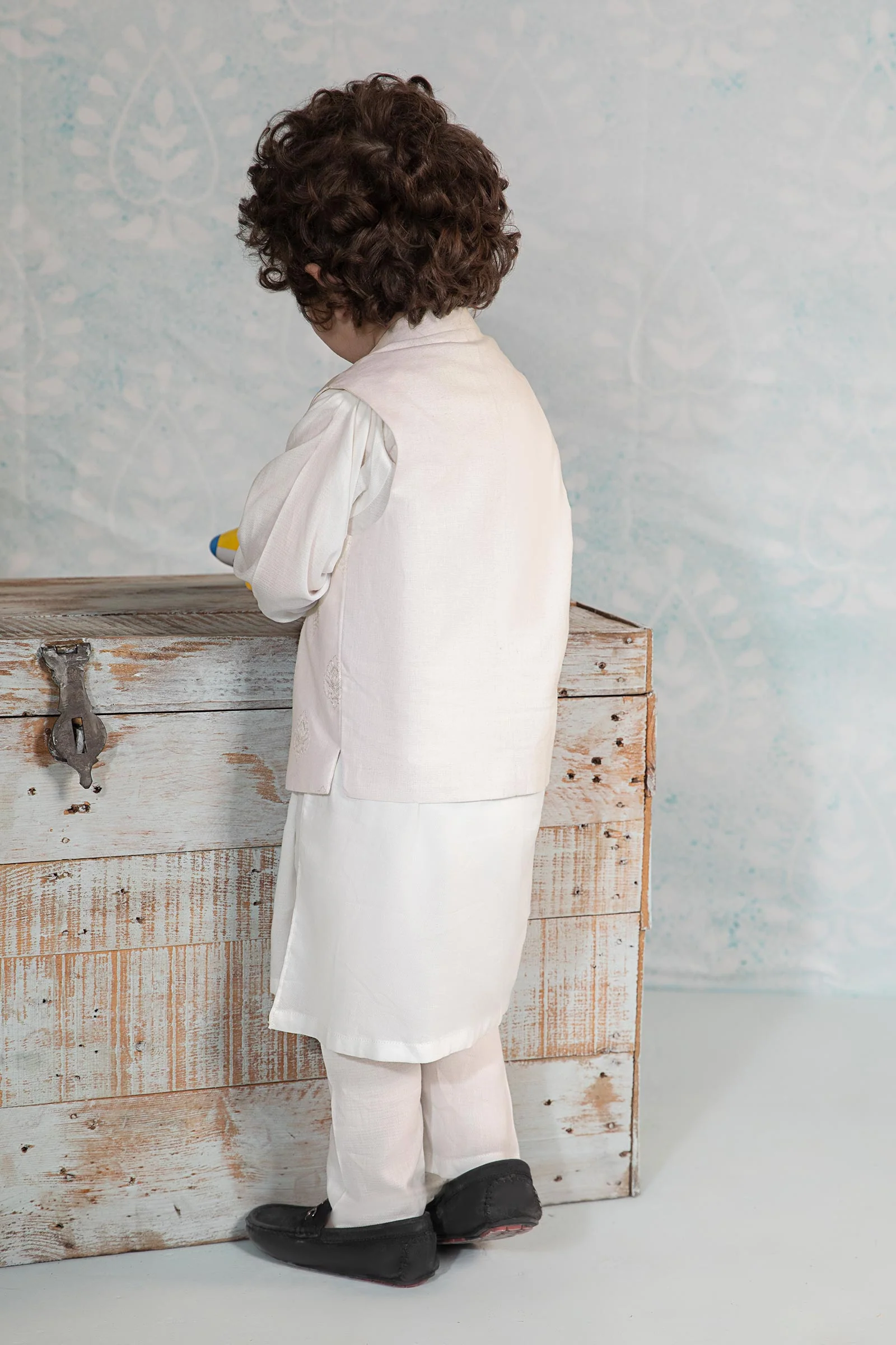 Embroidered Dobby Suit - Image 11