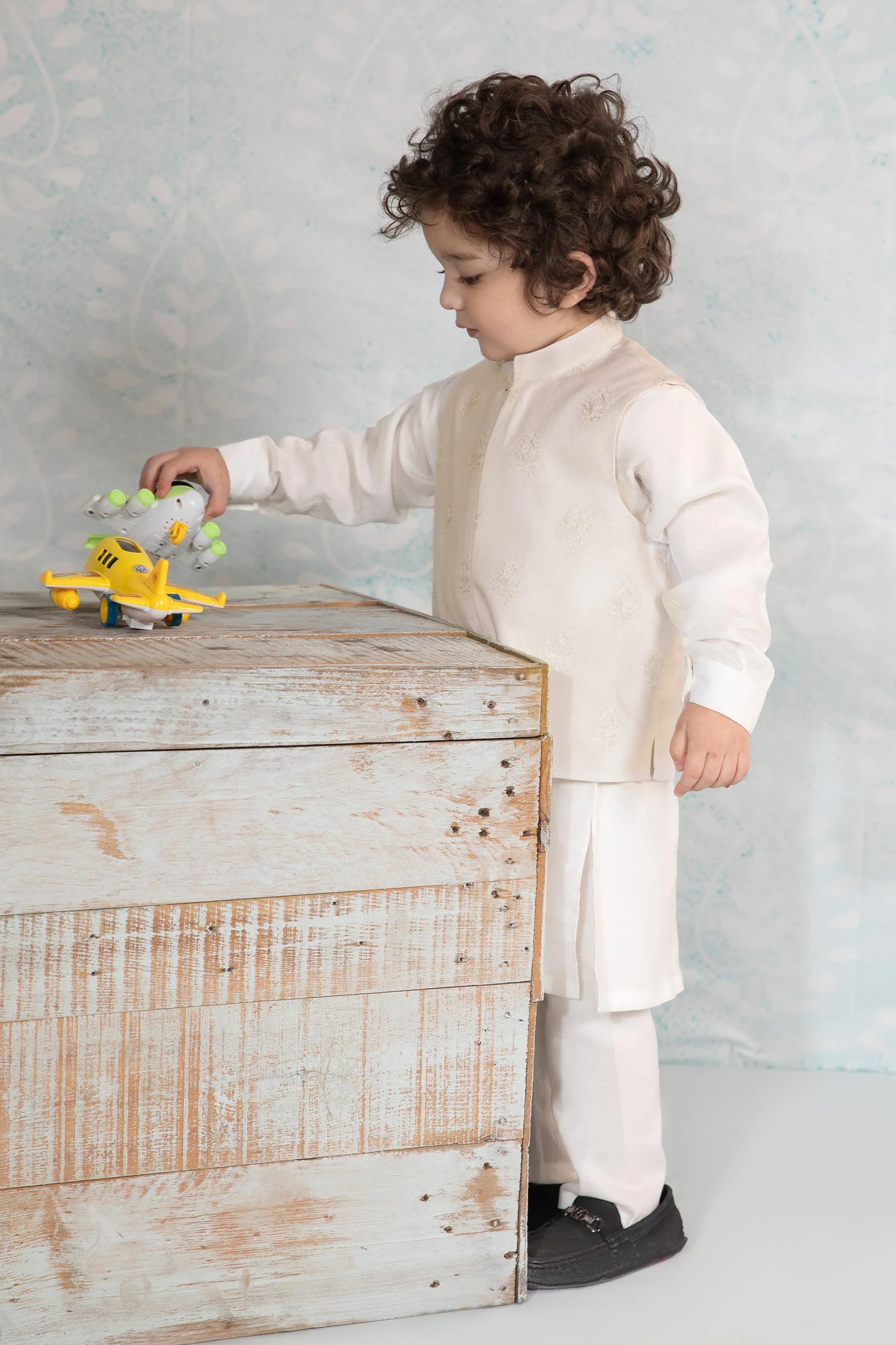 Embroidered Dobby Suit - Image 12