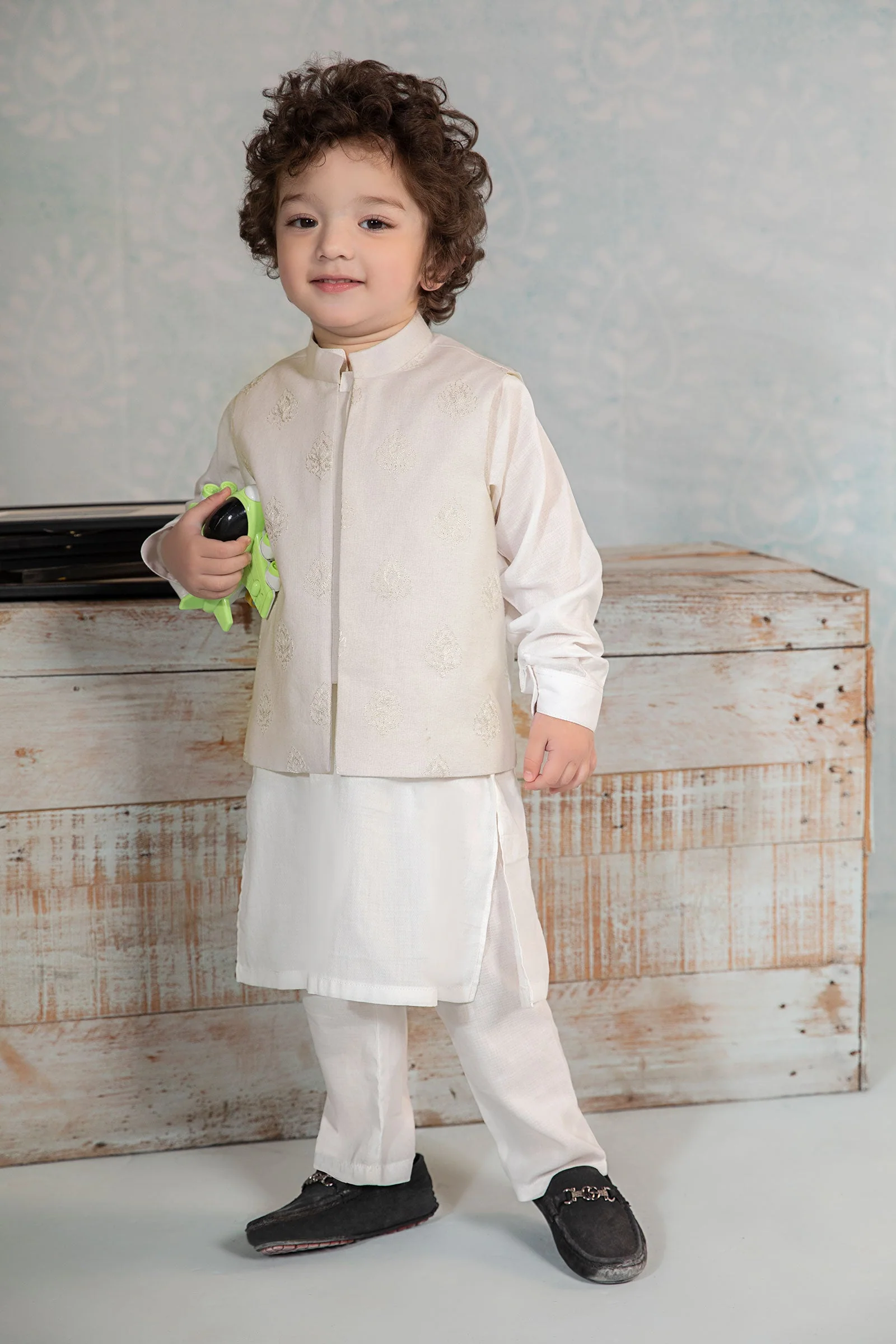 Embroidered Dobby Suit - Image 5