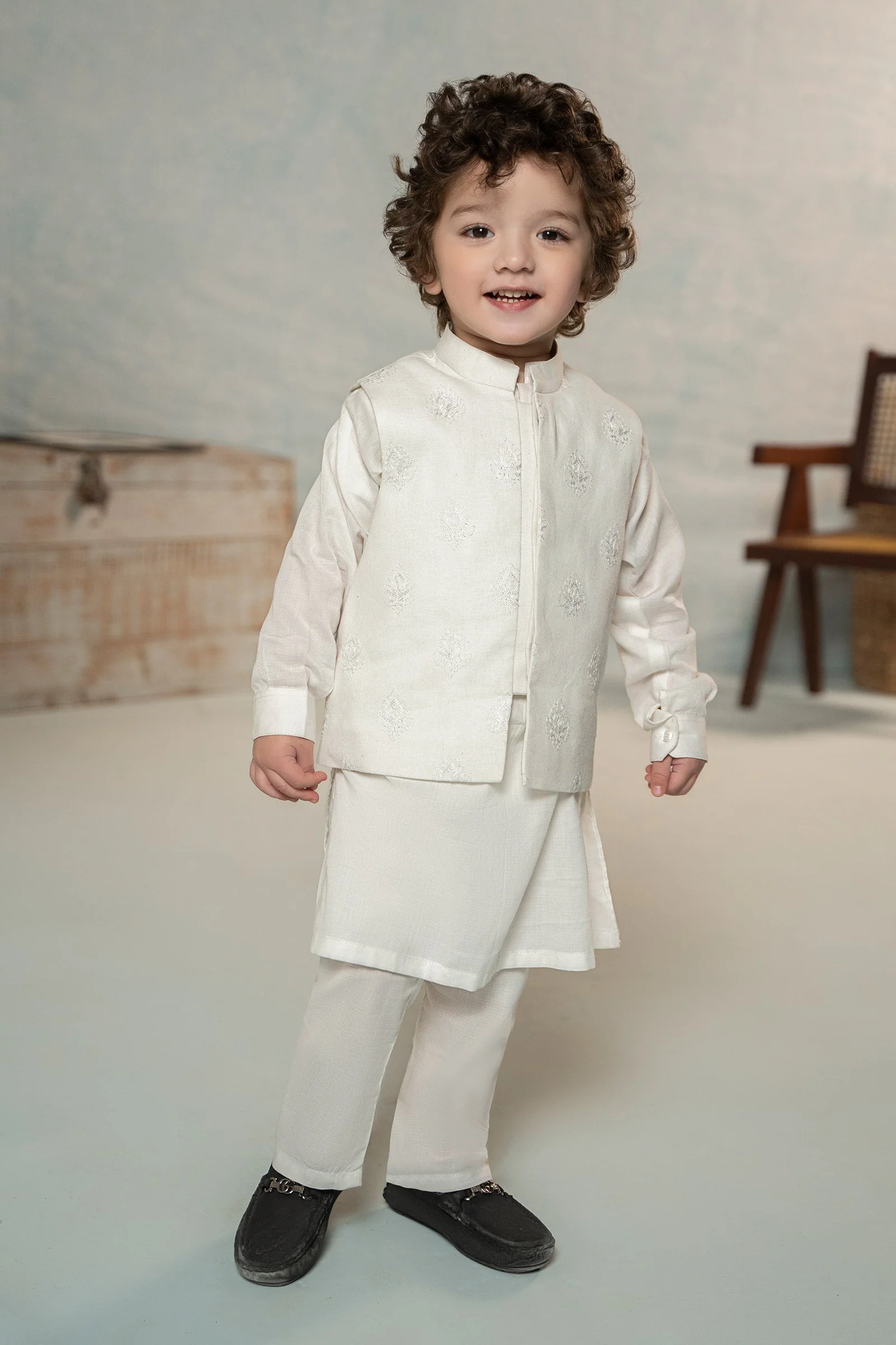 Embroidered Dobby Suit - Image 7