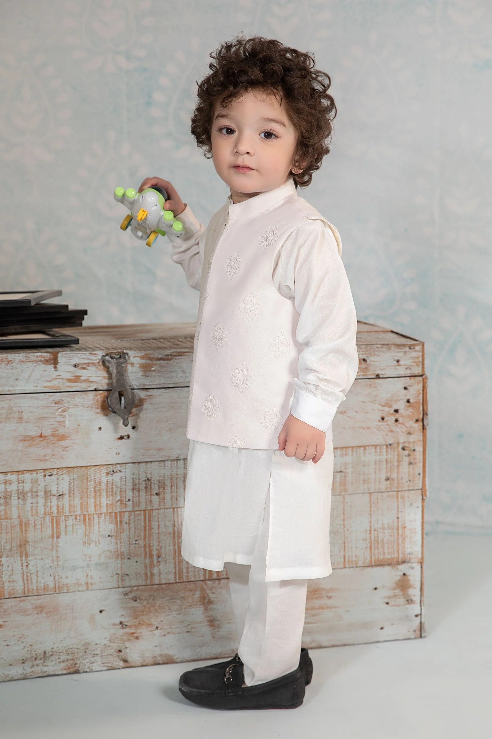 Embroidered Dobby Suit - Image 8