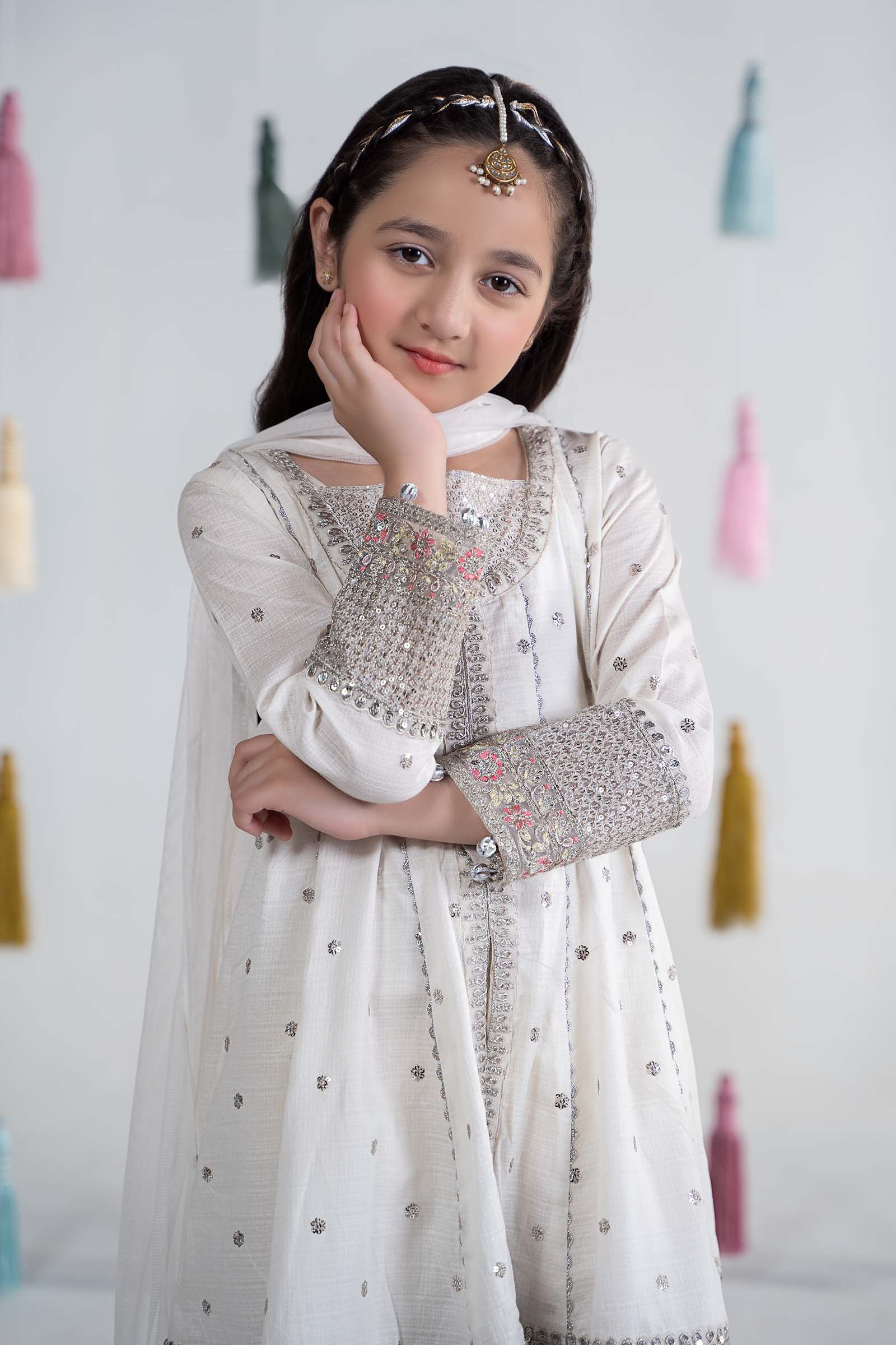 3 Piece Embroidered Lawn Suit - Image 2