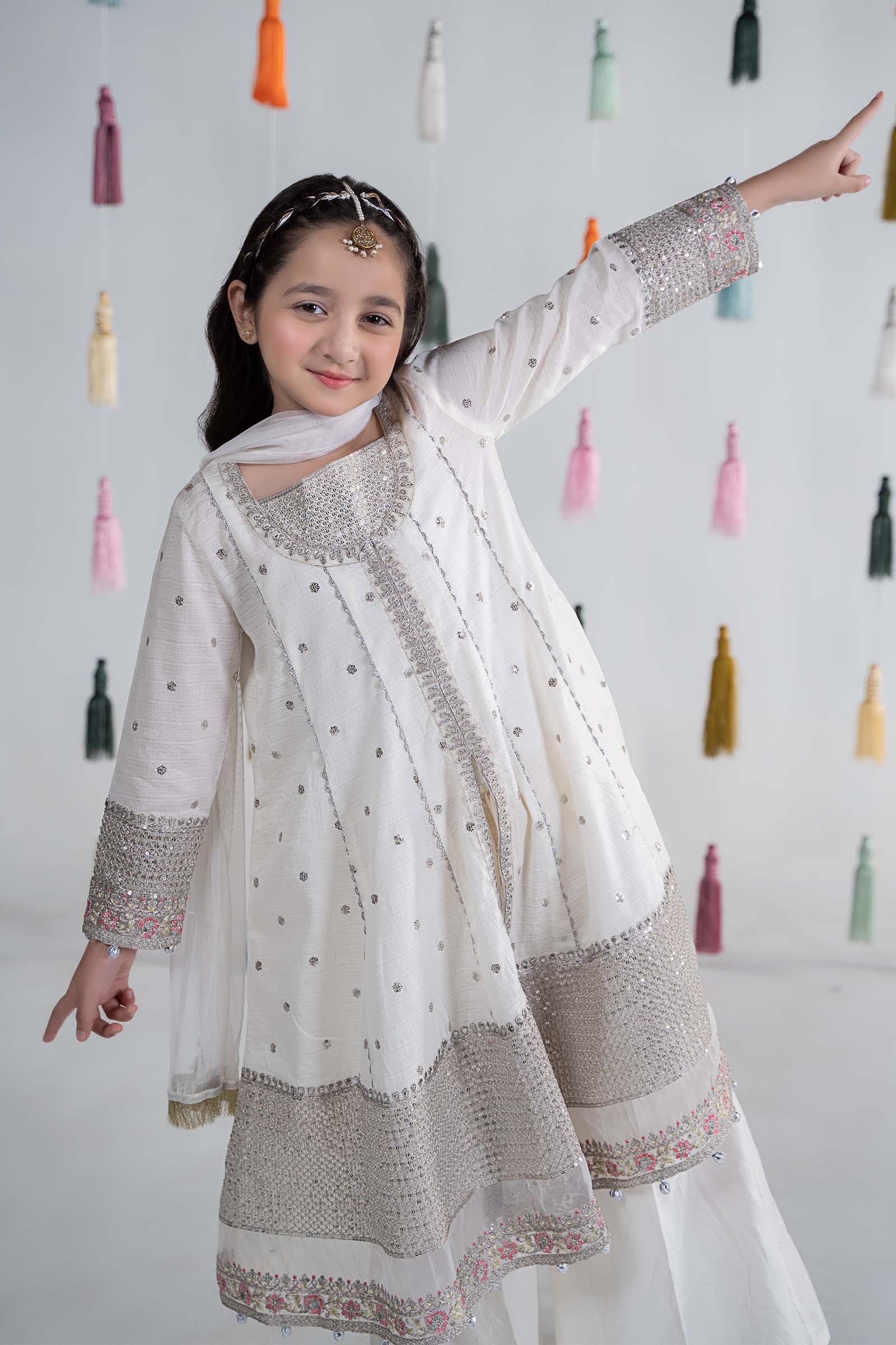 3 Piece Embroidered Lawn Suit - Image 3