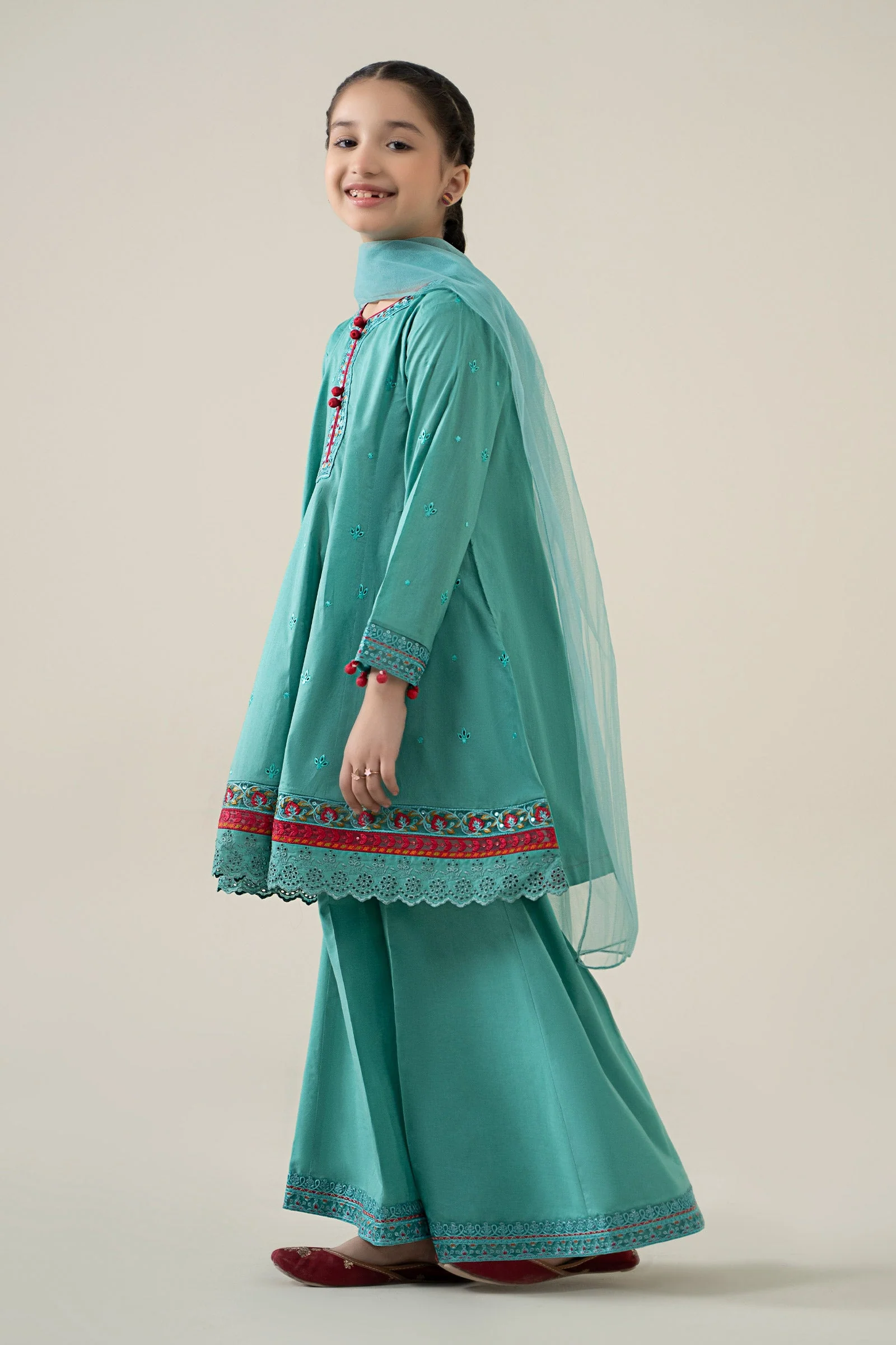 3 Piece Embroidered Lawn Suit - Image 6