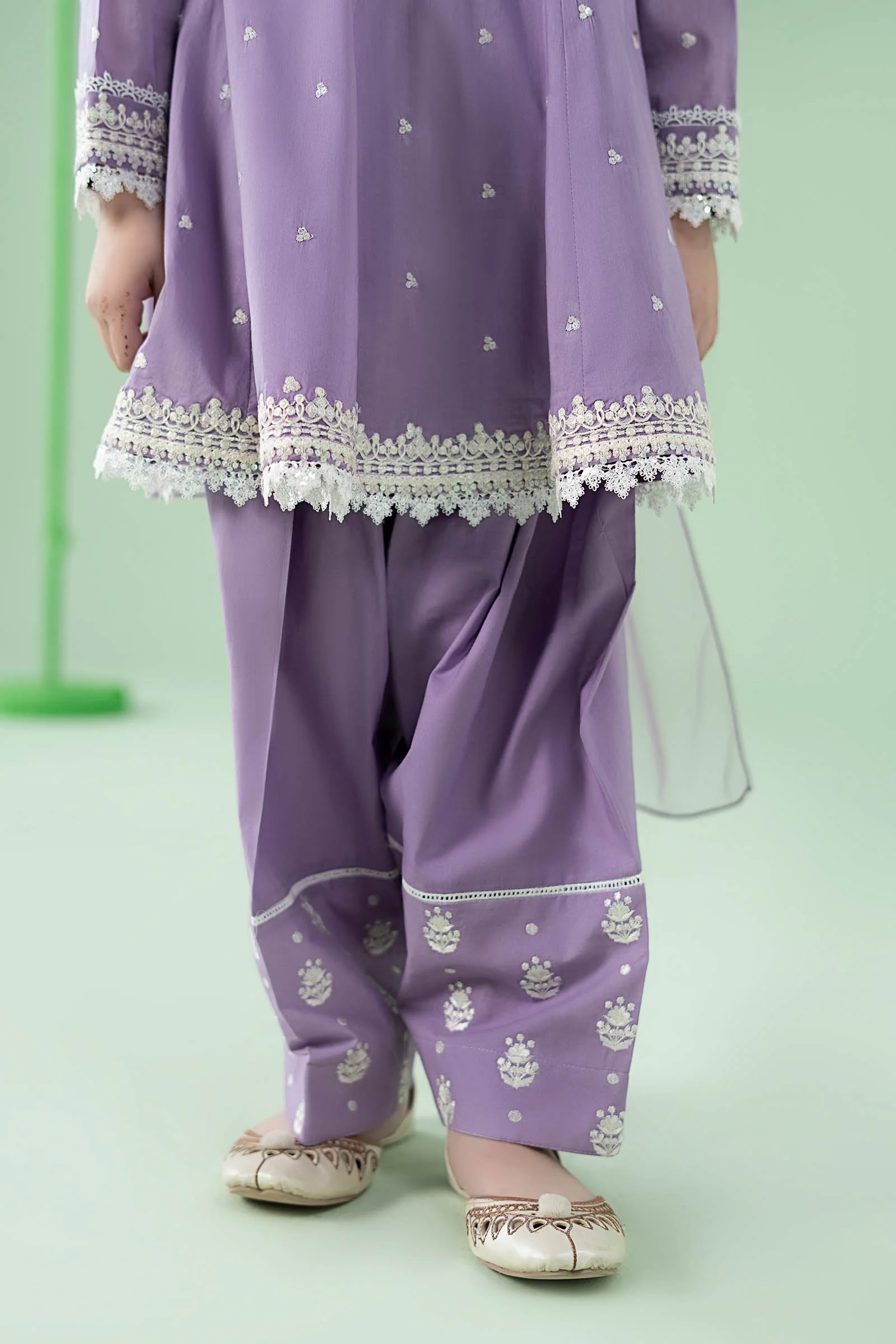 3 Piece Embroidered Lawn Suit - Image 5