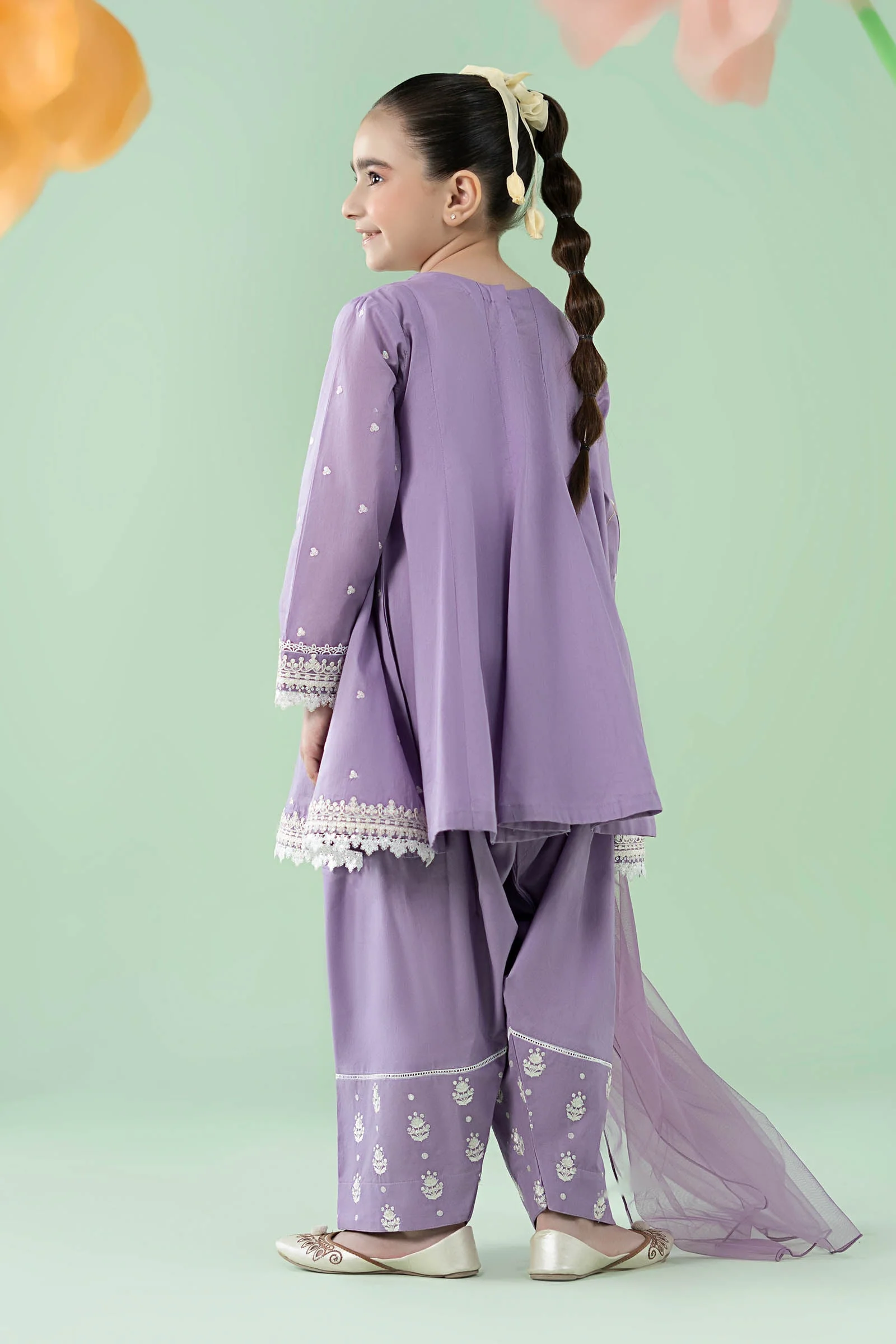 3 Piece Embroidered Lawn Suit - Image 7