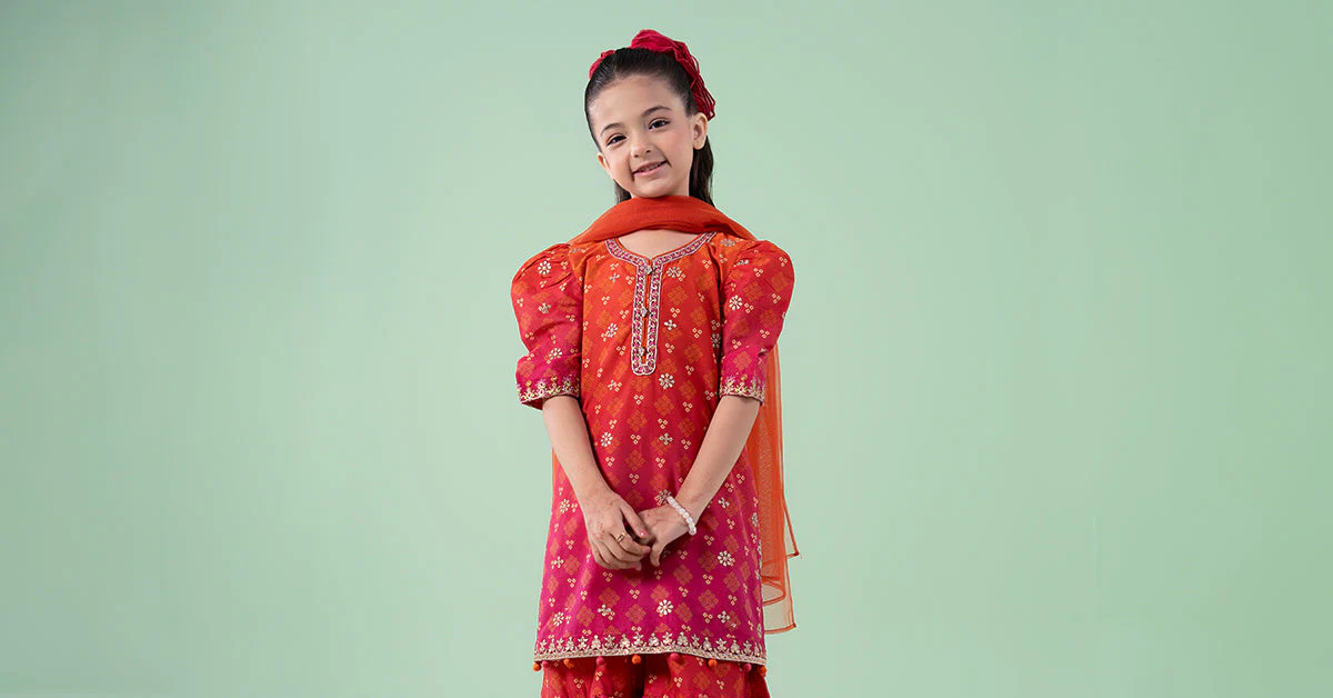 3 Piece Embroidered Lawn Suit - Image 7