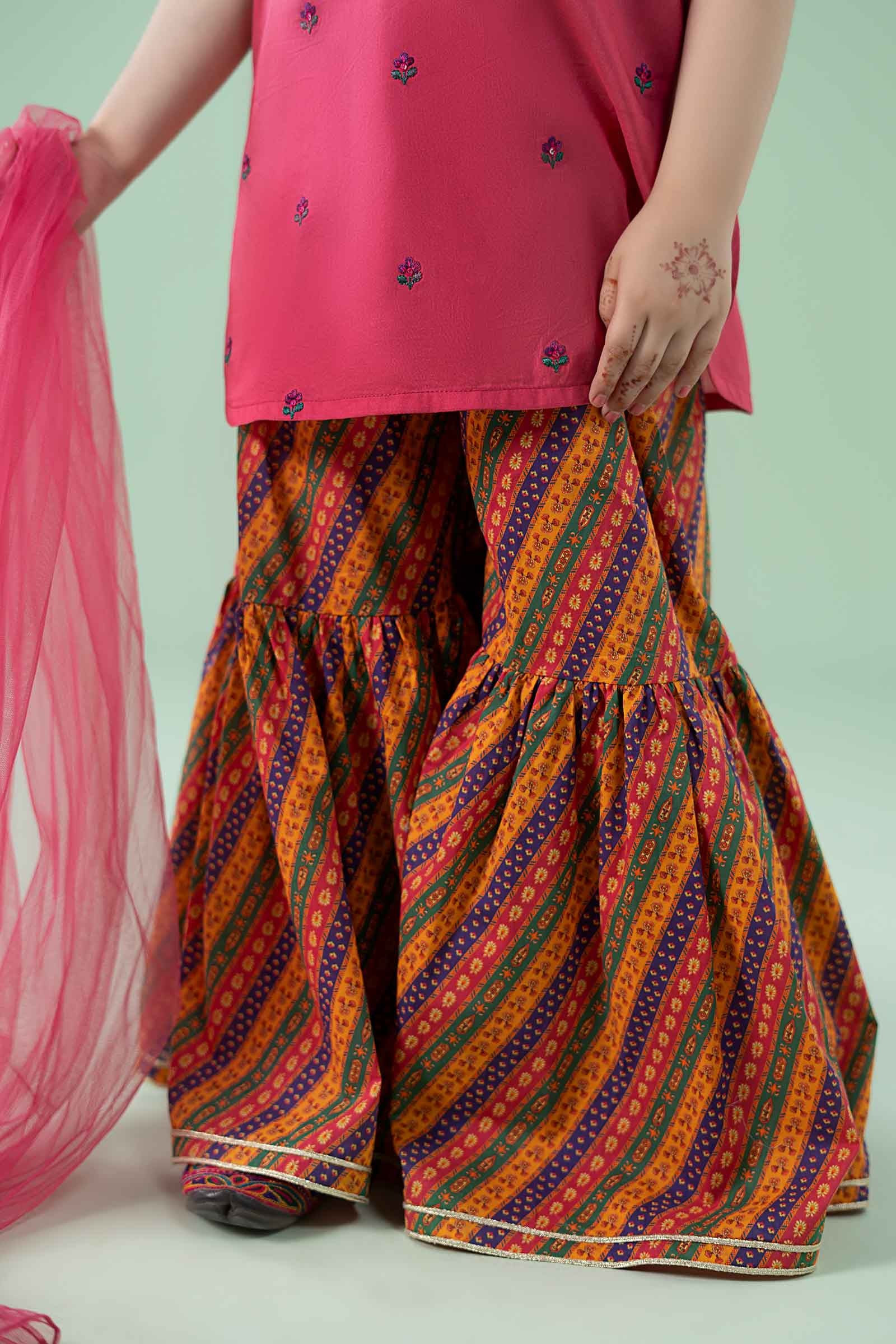 3 Piece Embroidered Lawn Suit - Image 4