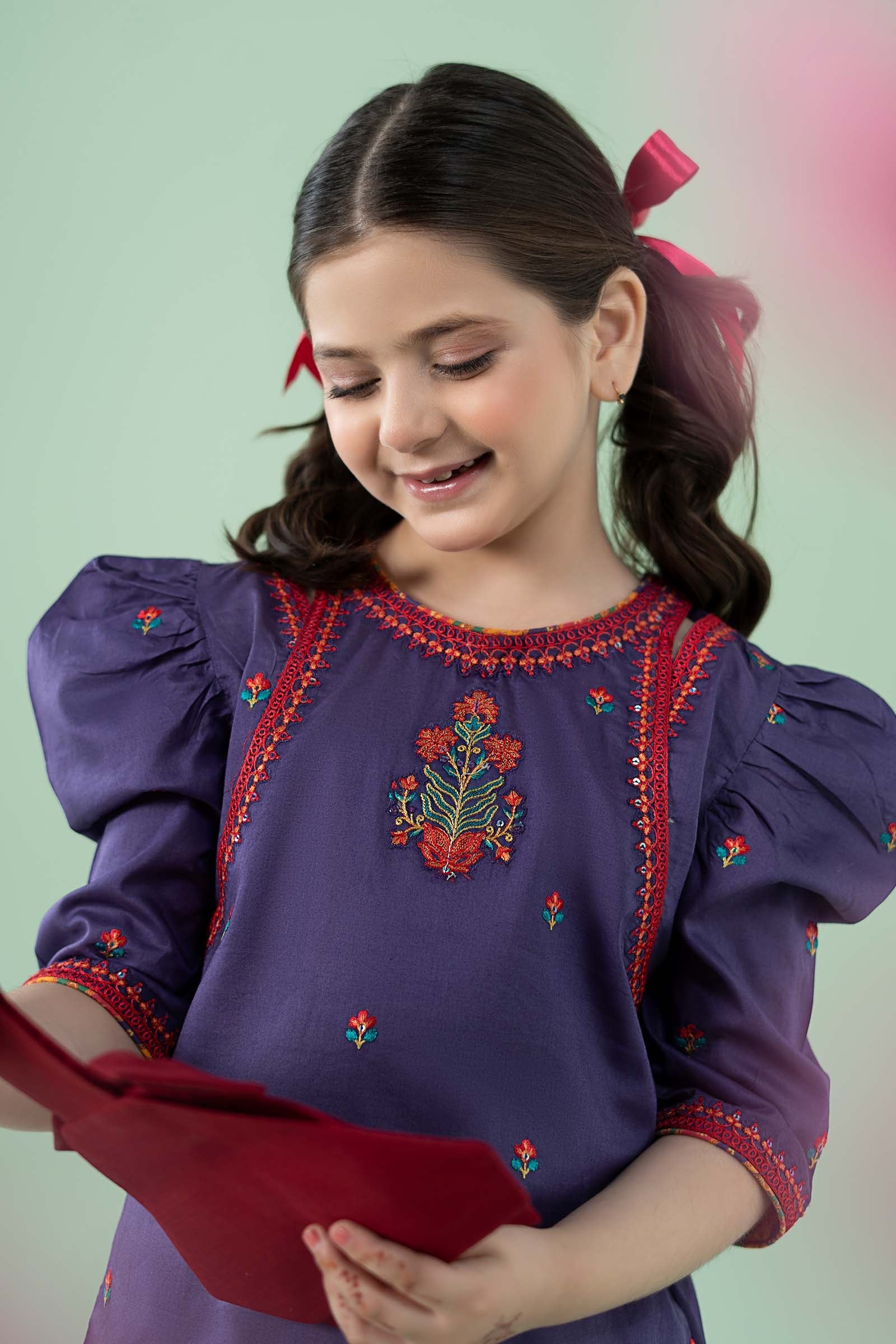 3 Piece Embroidered Lawn Suit - Image 3