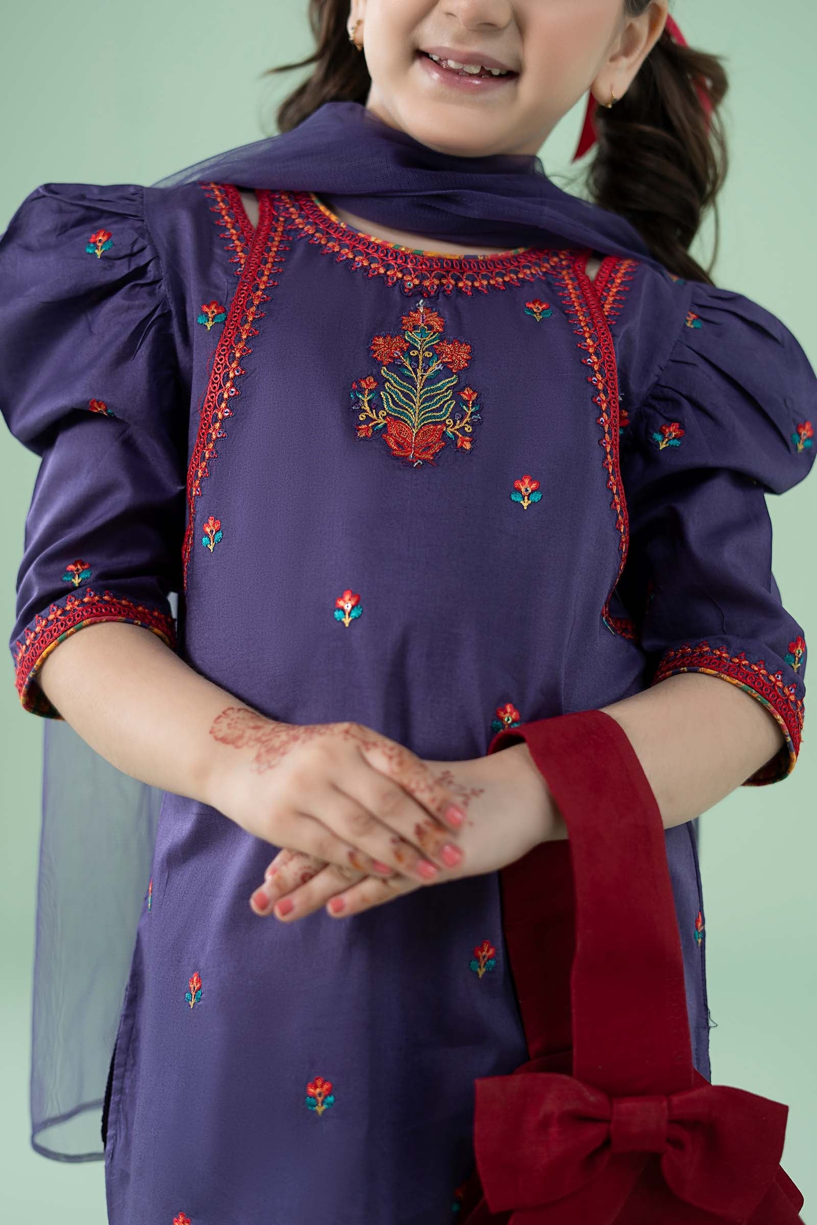 3 Piece Embroidered Lawn Suit - Image 4