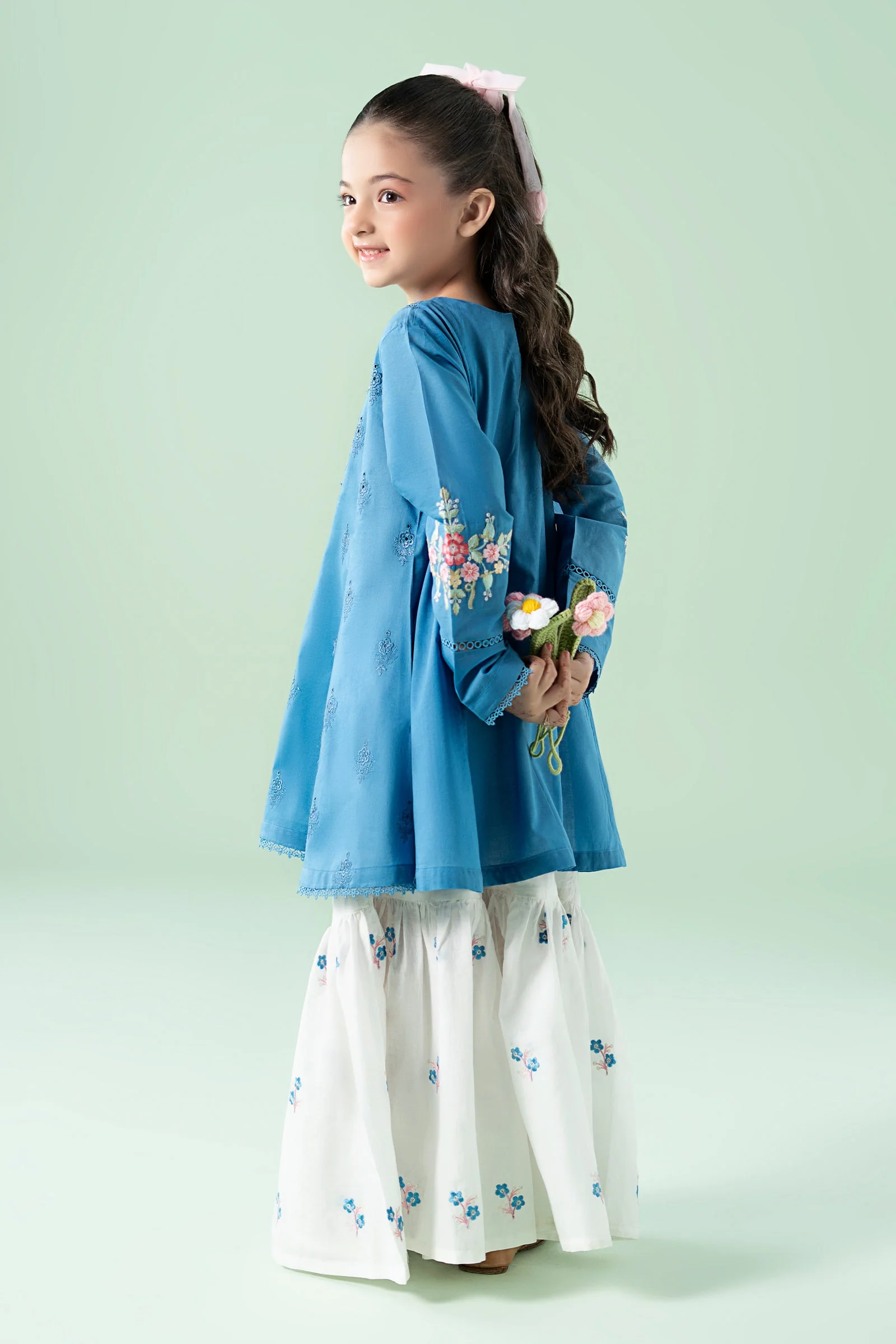 3 Piece Embroidered Lawn Suit - Image 5