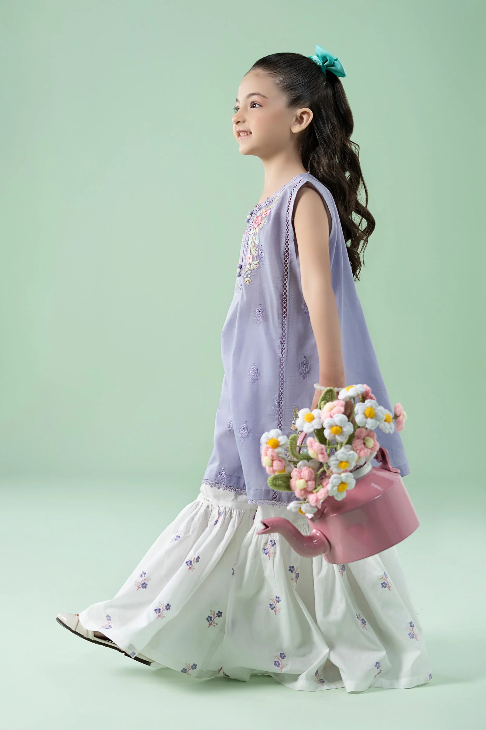 3 Piece Embroidered Lawn Suit - Image 8