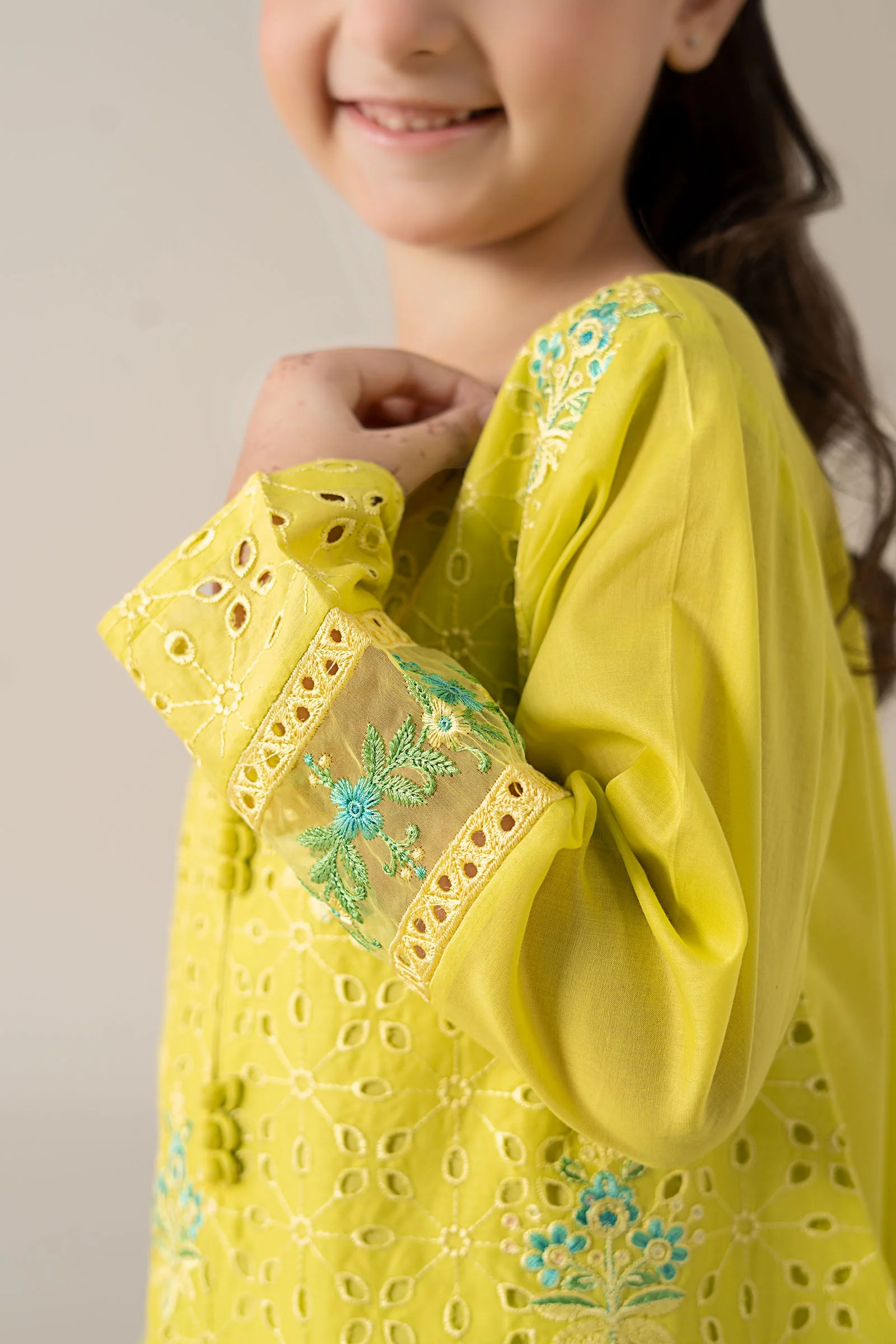 3 Piece Embroidered Lawn Suit - Image 3