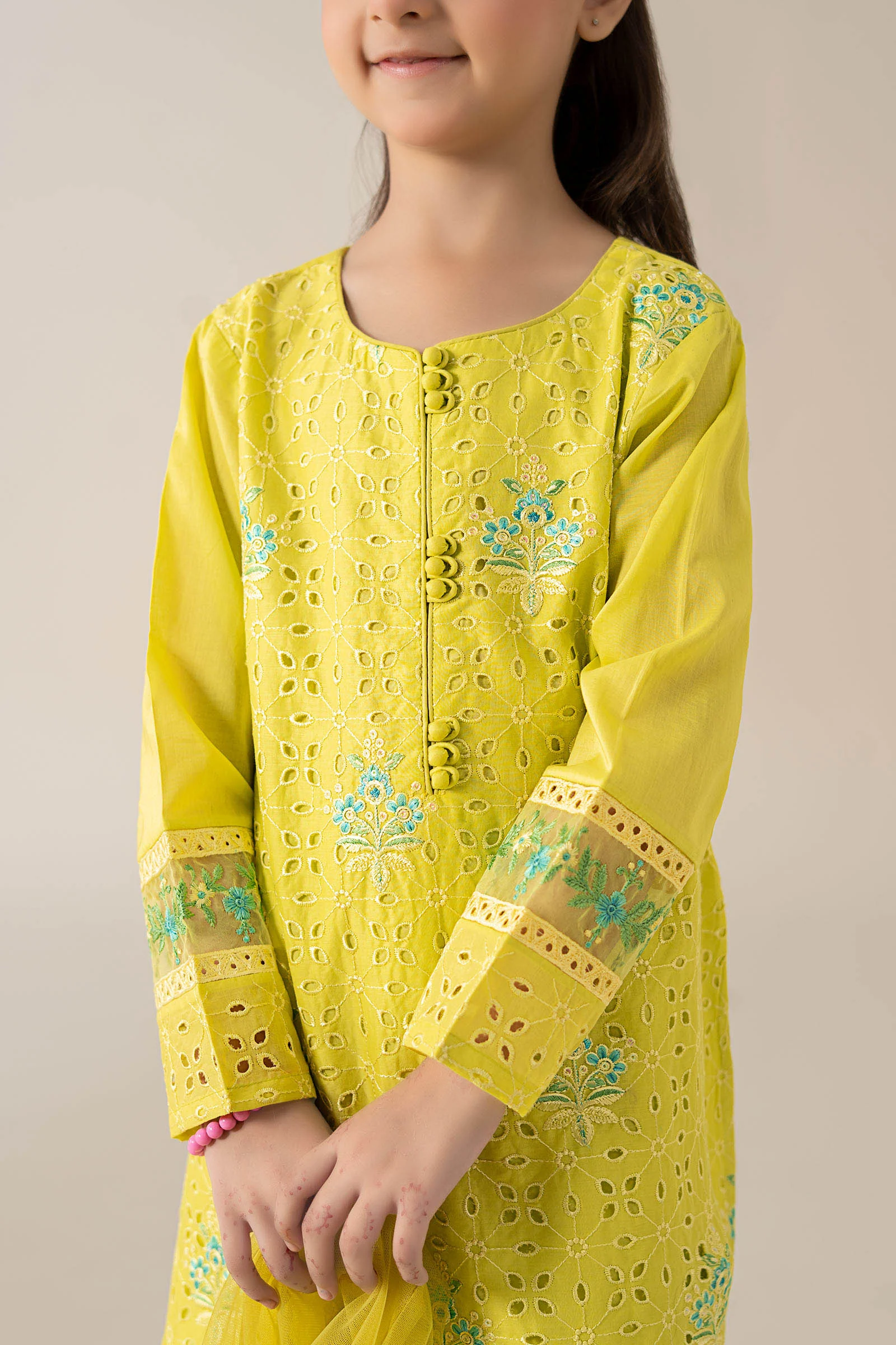 3 Piece Embroidered Lawn Suit - Image 4