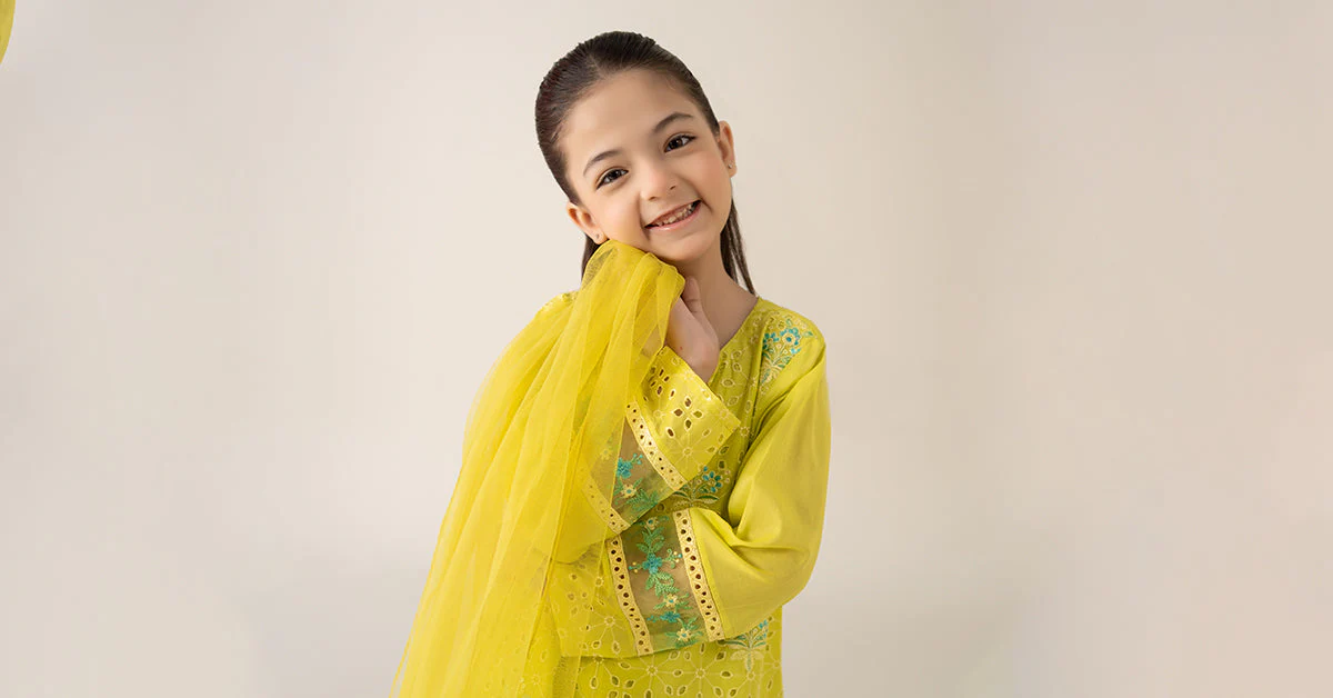 3 Piece Embroidered Lawn Suit - Image 9