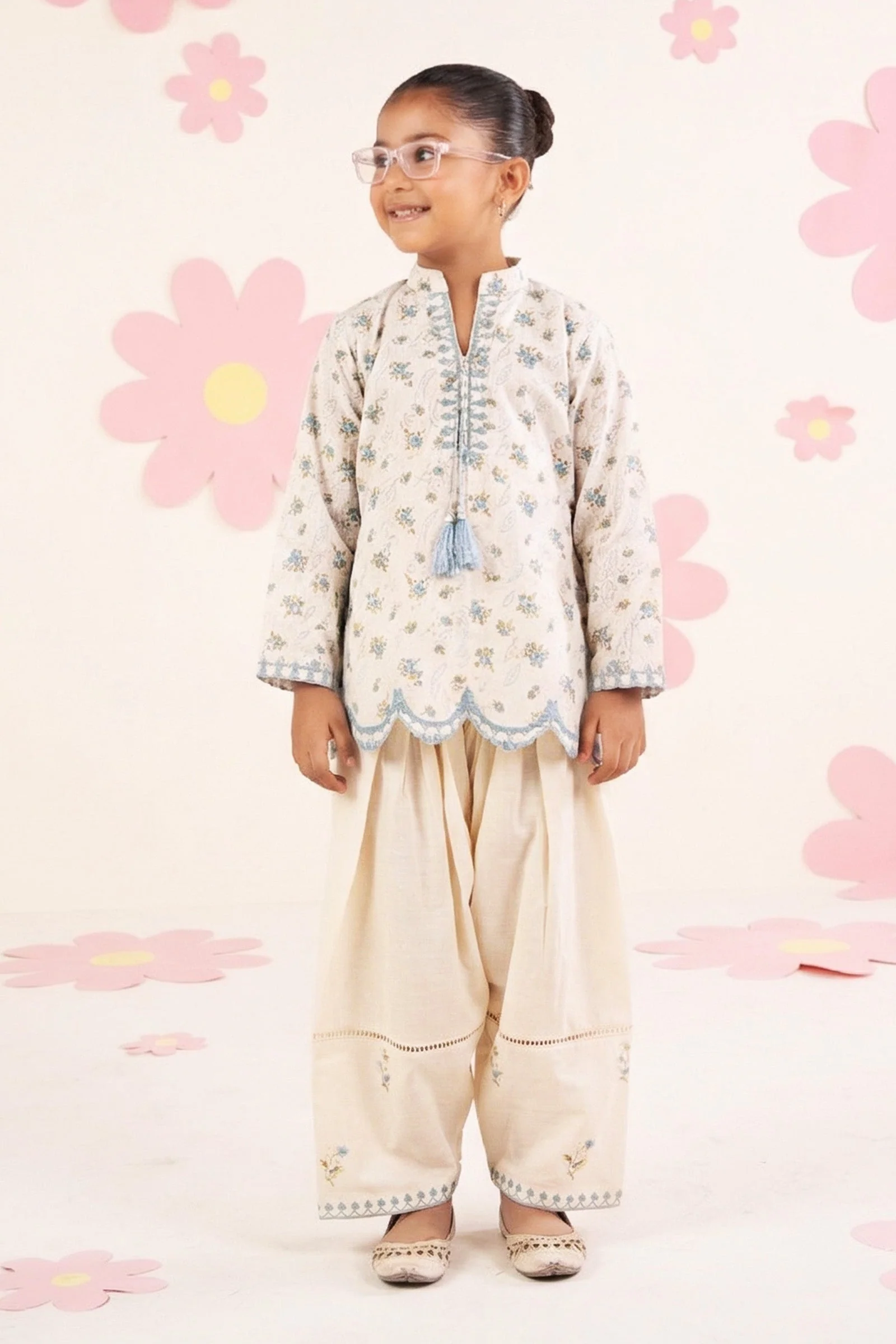 2 Piece Embroidered Lawn Suit - Image 3