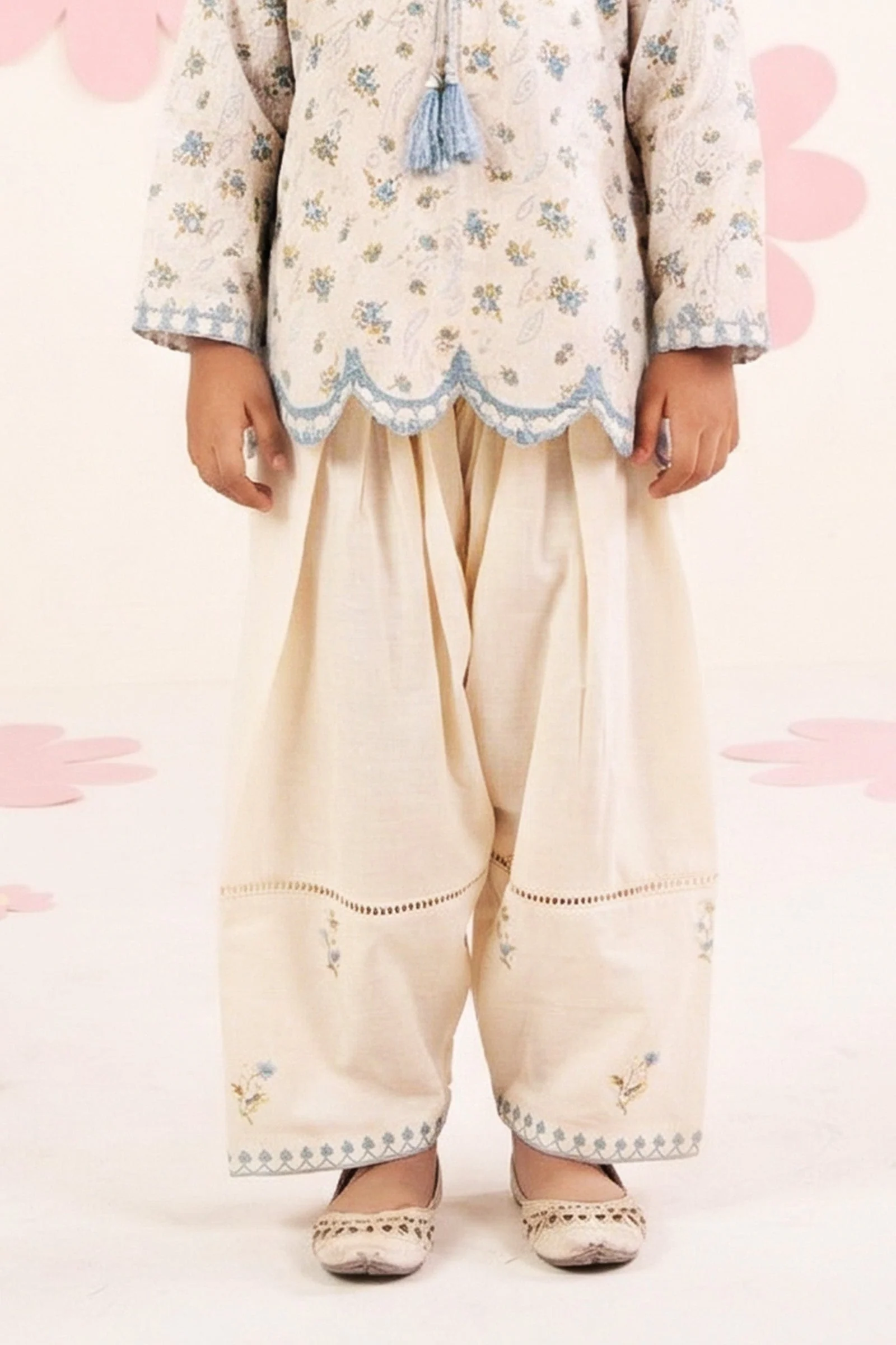 2 Piece Embroidered Lawn Suit - Image 4