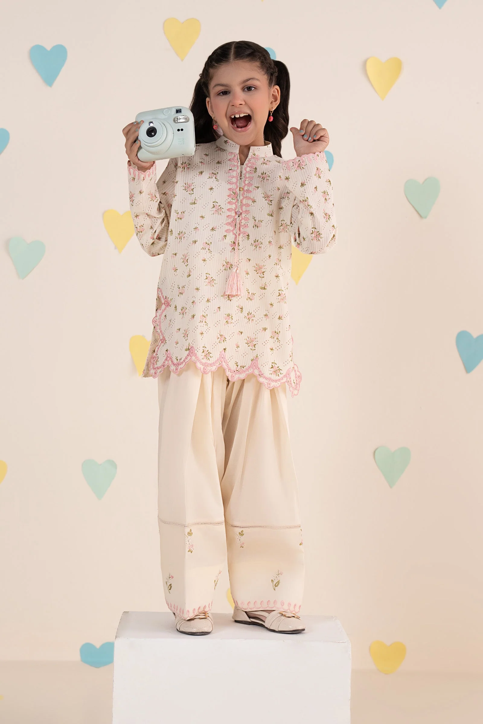 2 Piece Embroidered Lawn Suit - Image 3