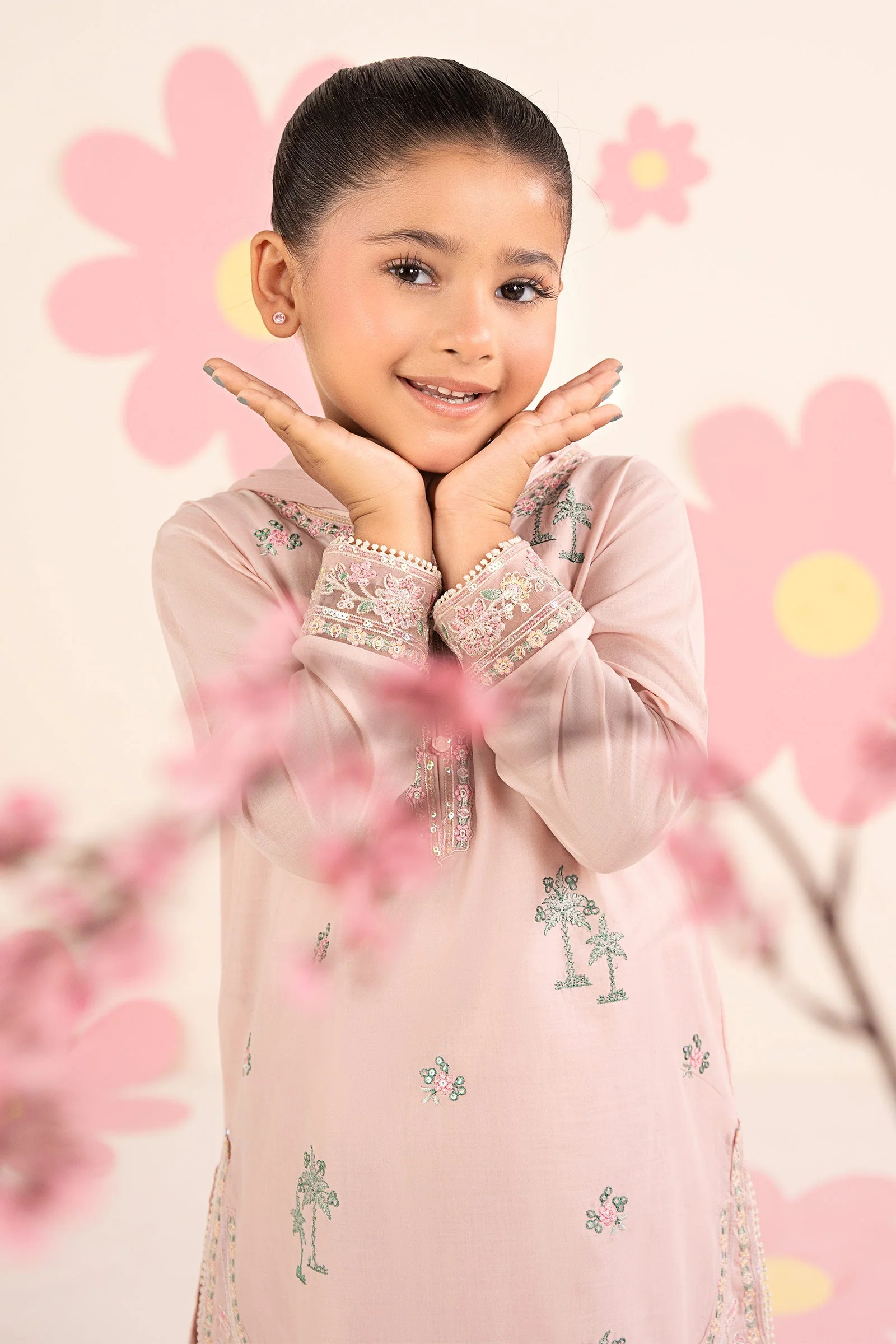 3 Piece Embroidered Lawn Suit - Image 3