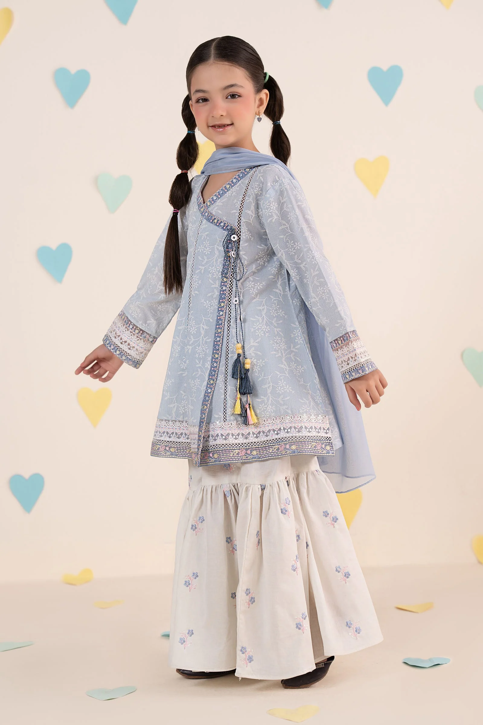3 Piece Embroidered Lawn Suit - Image 3
