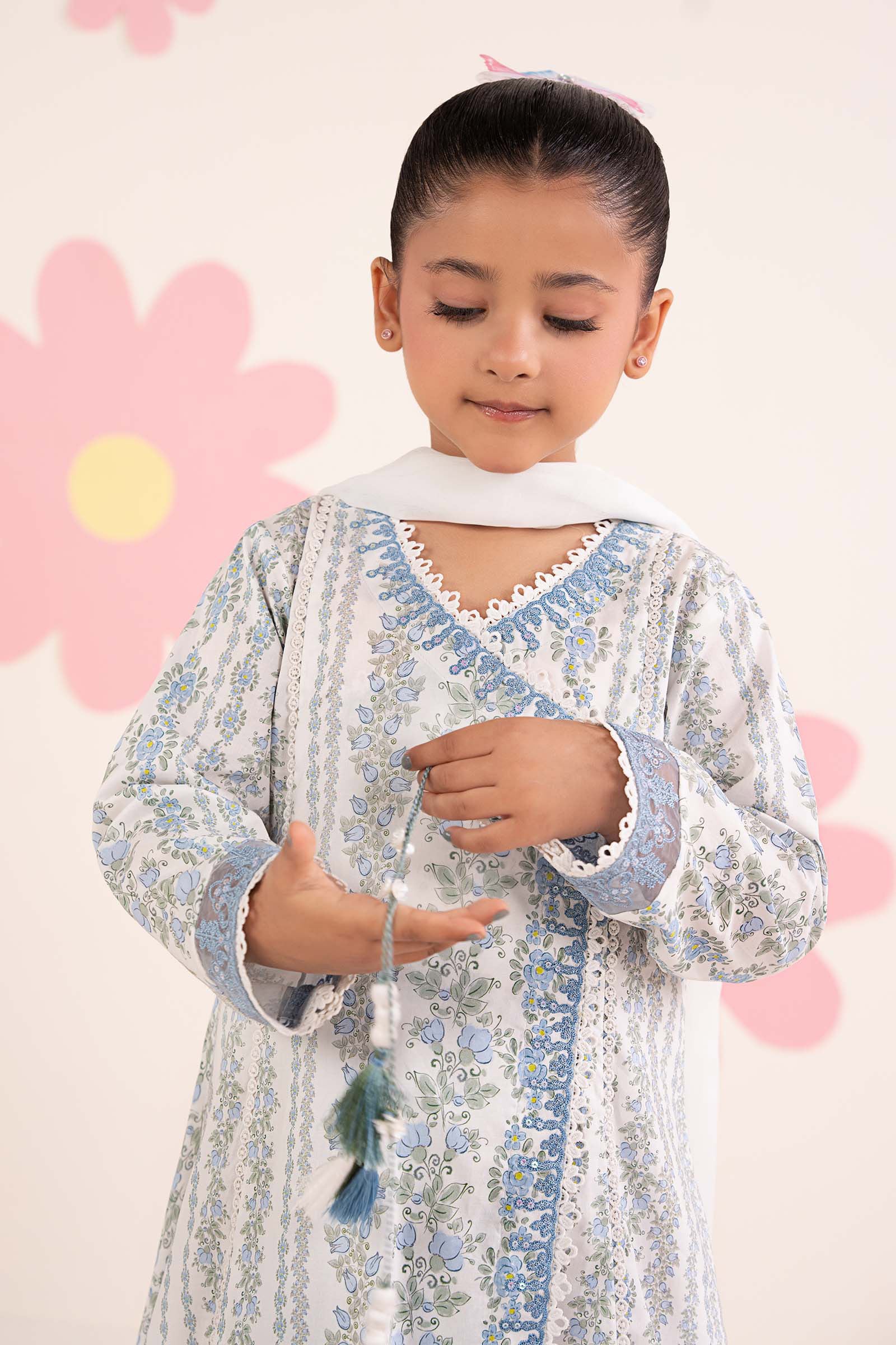3 Piece Embroidered Lawn Suit - Image 2
