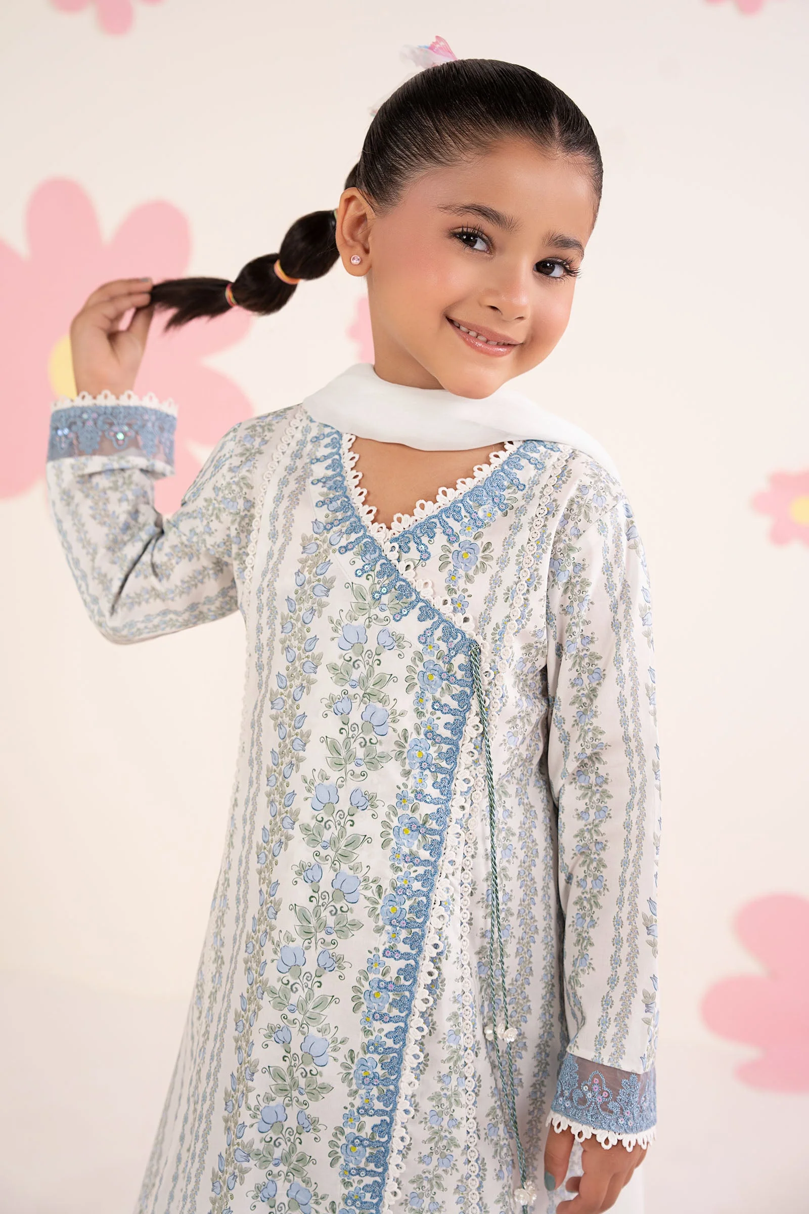 3 Piece Embroidered Lawn Suit - Image 3