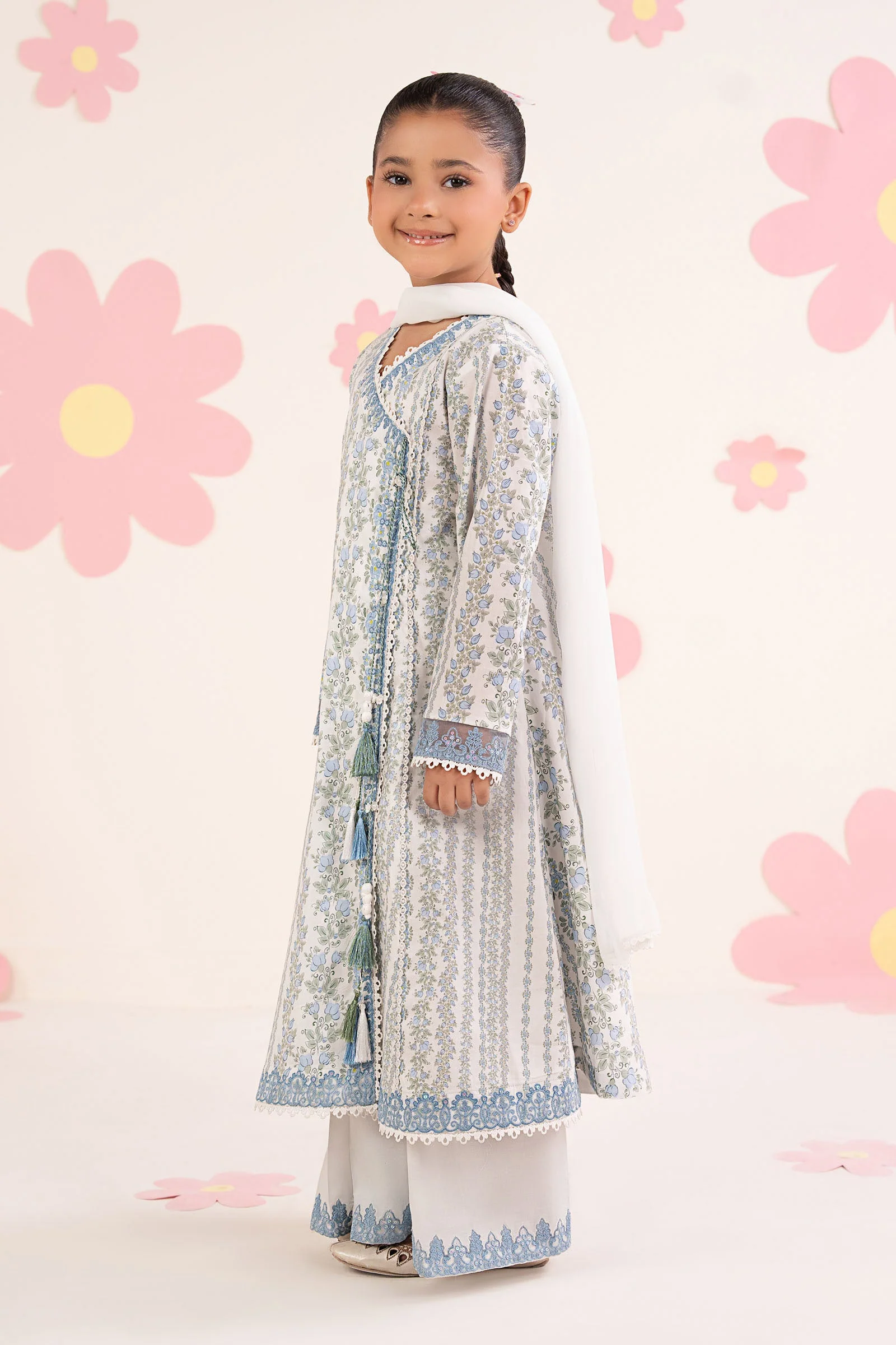 3 Piece Embroidered Lawn Suit - Image 7