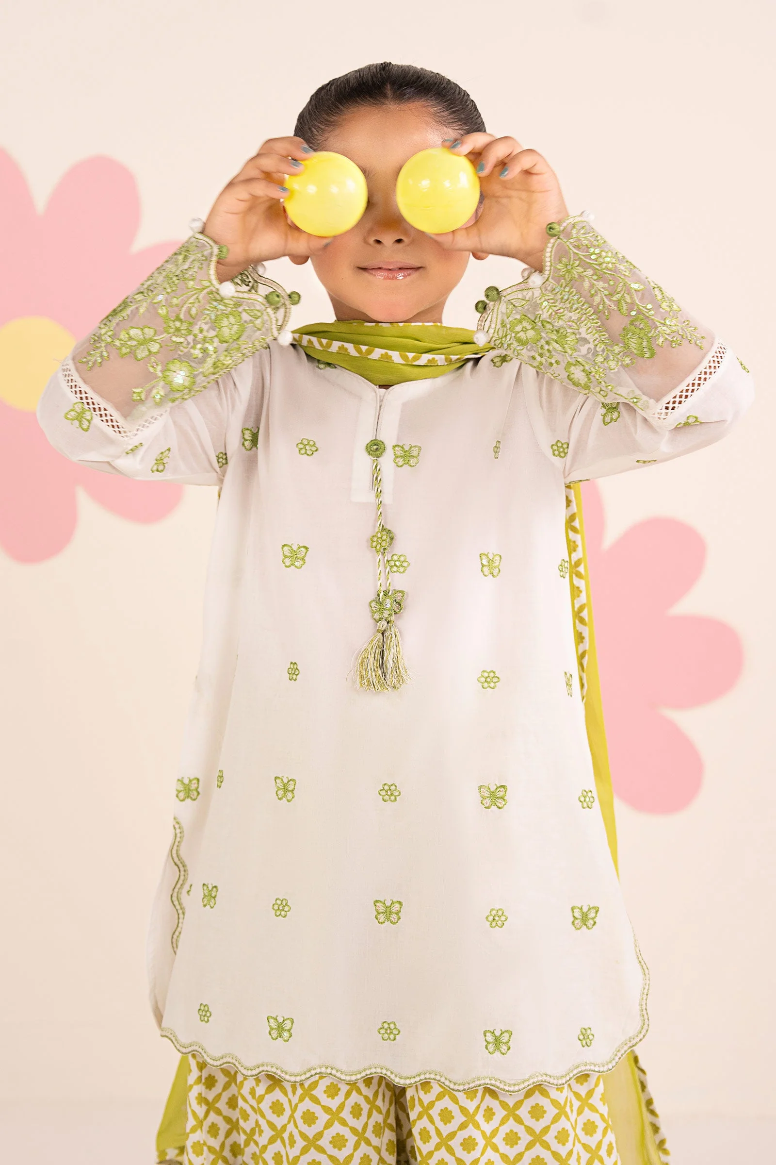 3 Piece Embroidered Lawn Suit - Image 2