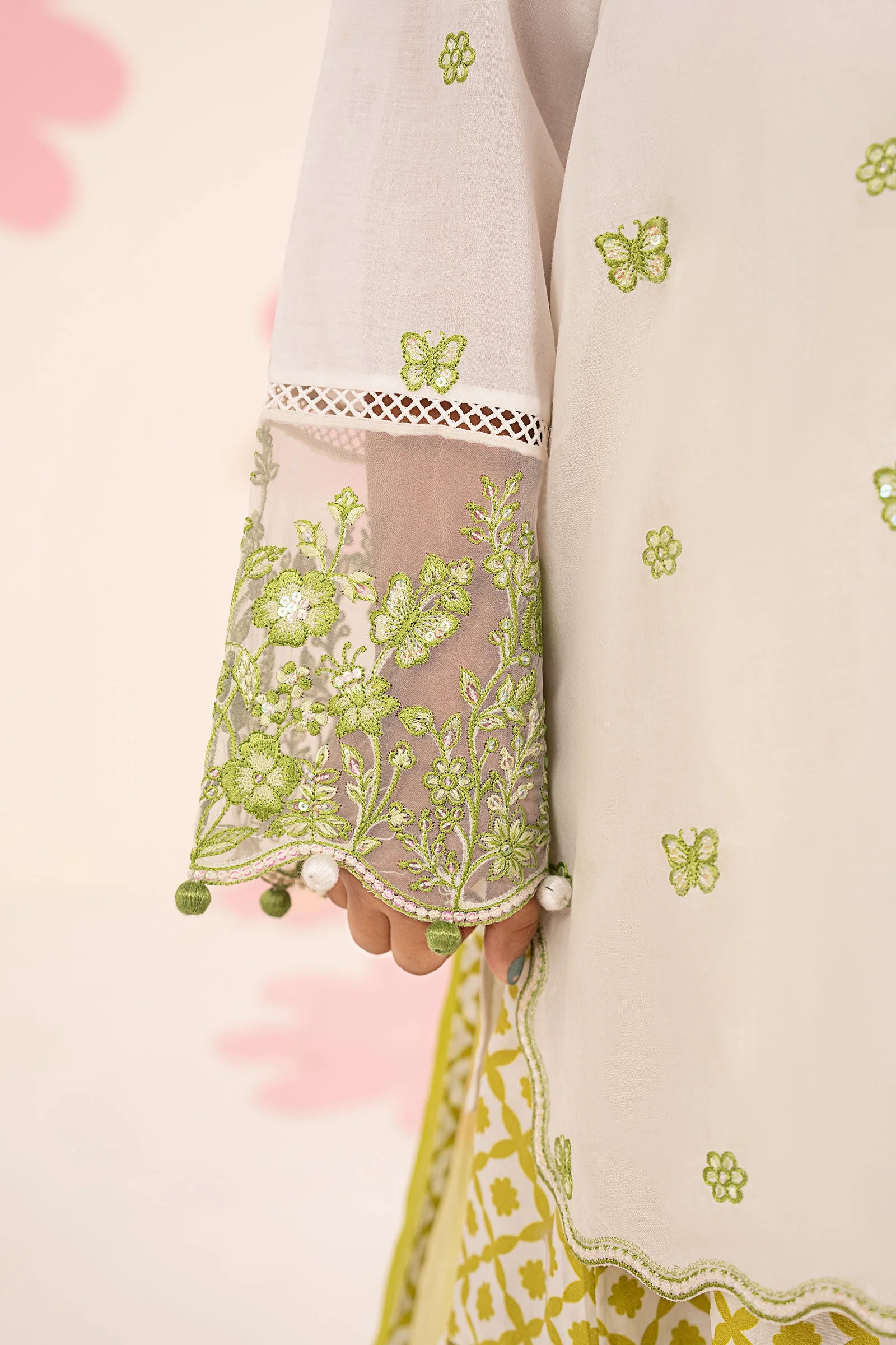 3 Piece Embroidered Lawn Suit - Image 5