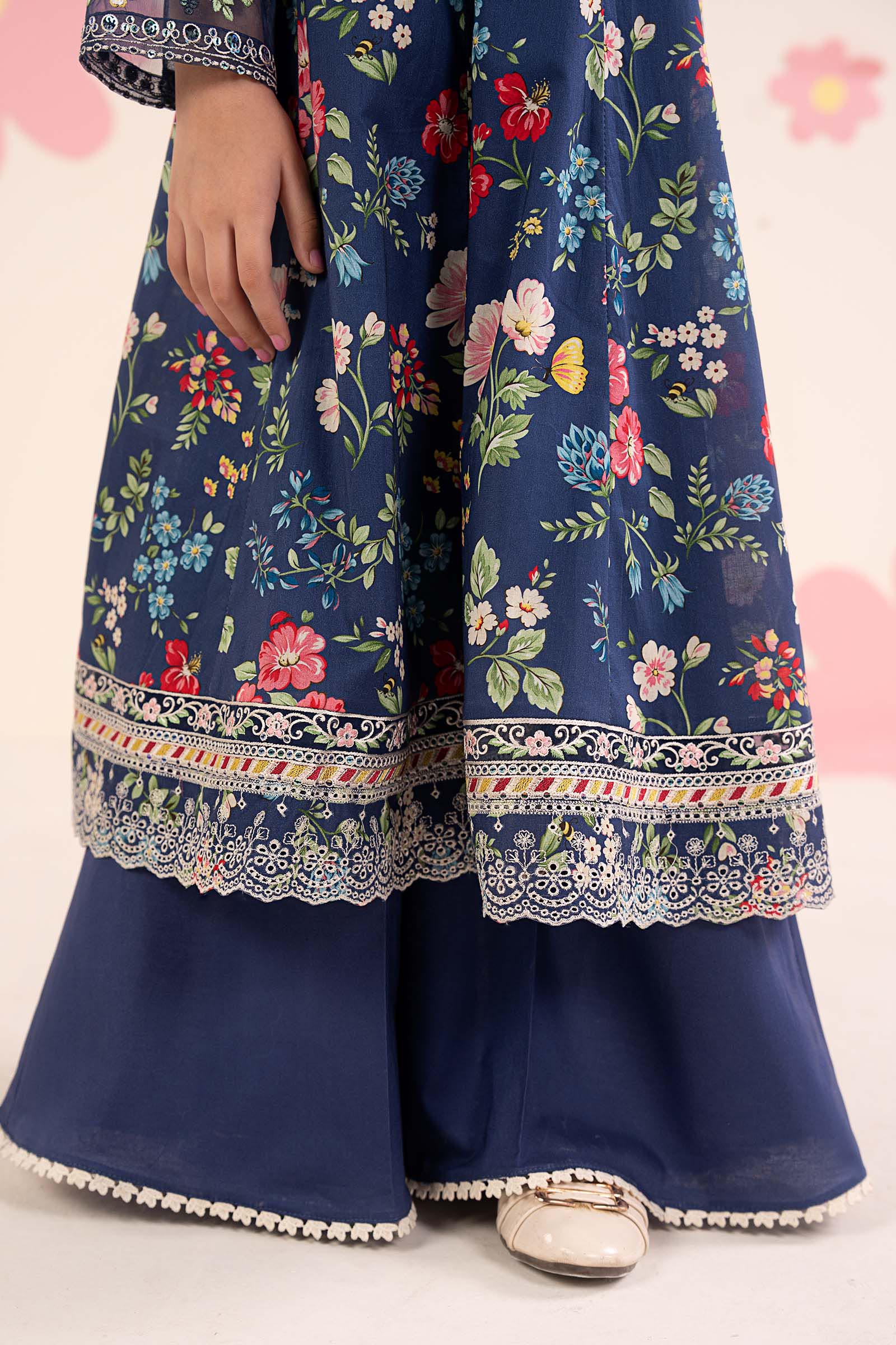3 Piece Embroidered Lawn Suit - Image 6