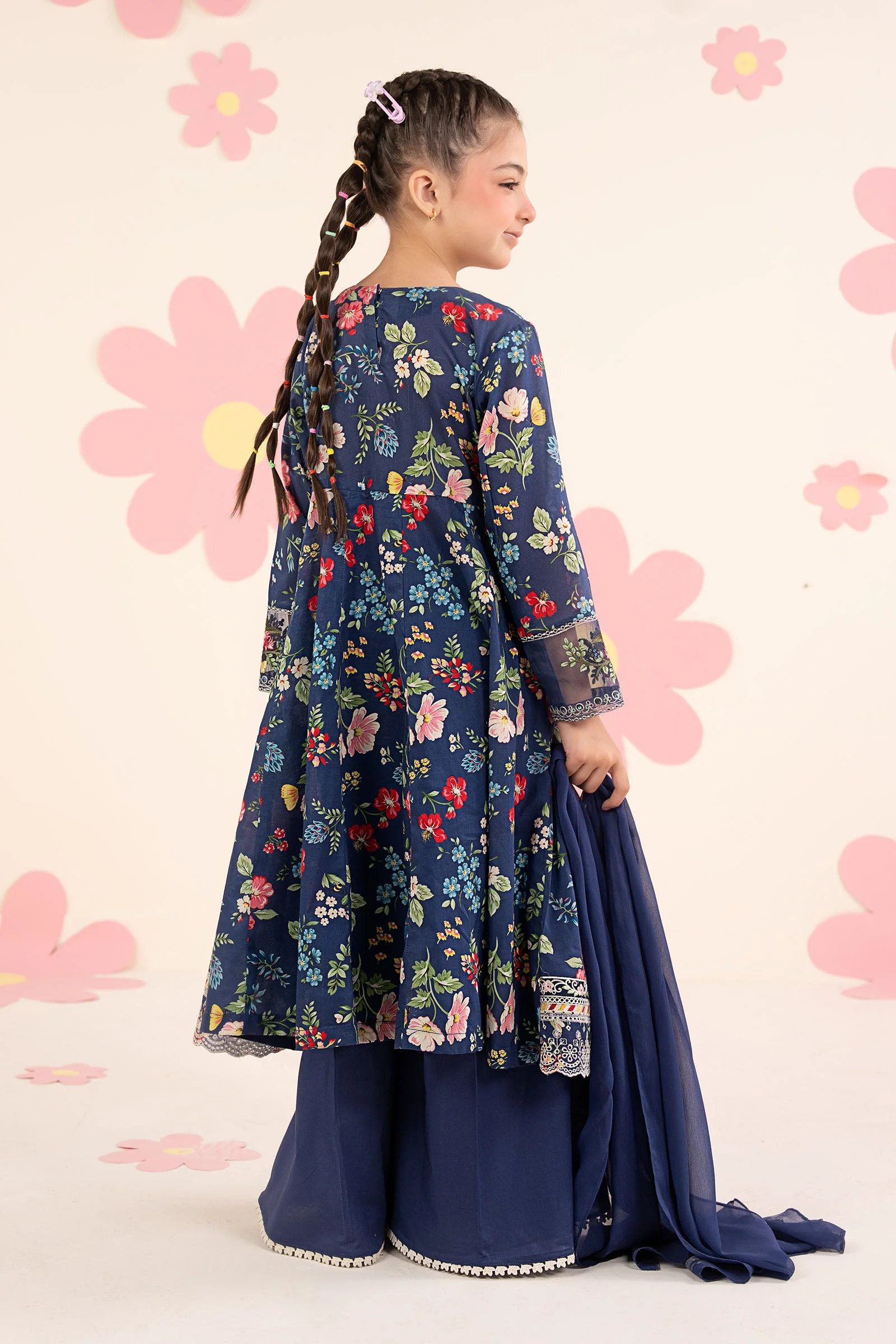 3 Piece Embroidered Lawn Suit - Image 8