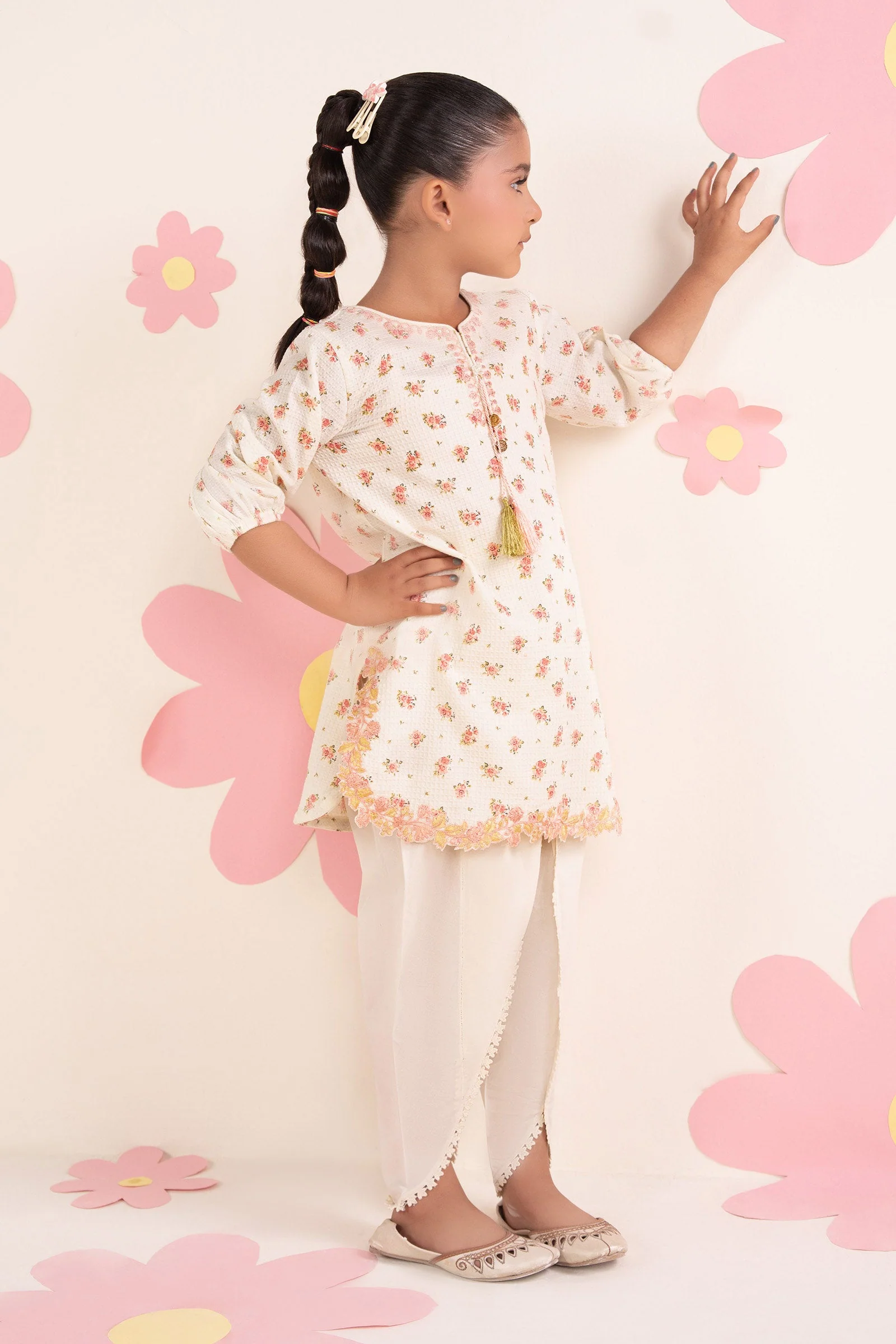 2 Piece Embroidered Lawn Suit - Image 3