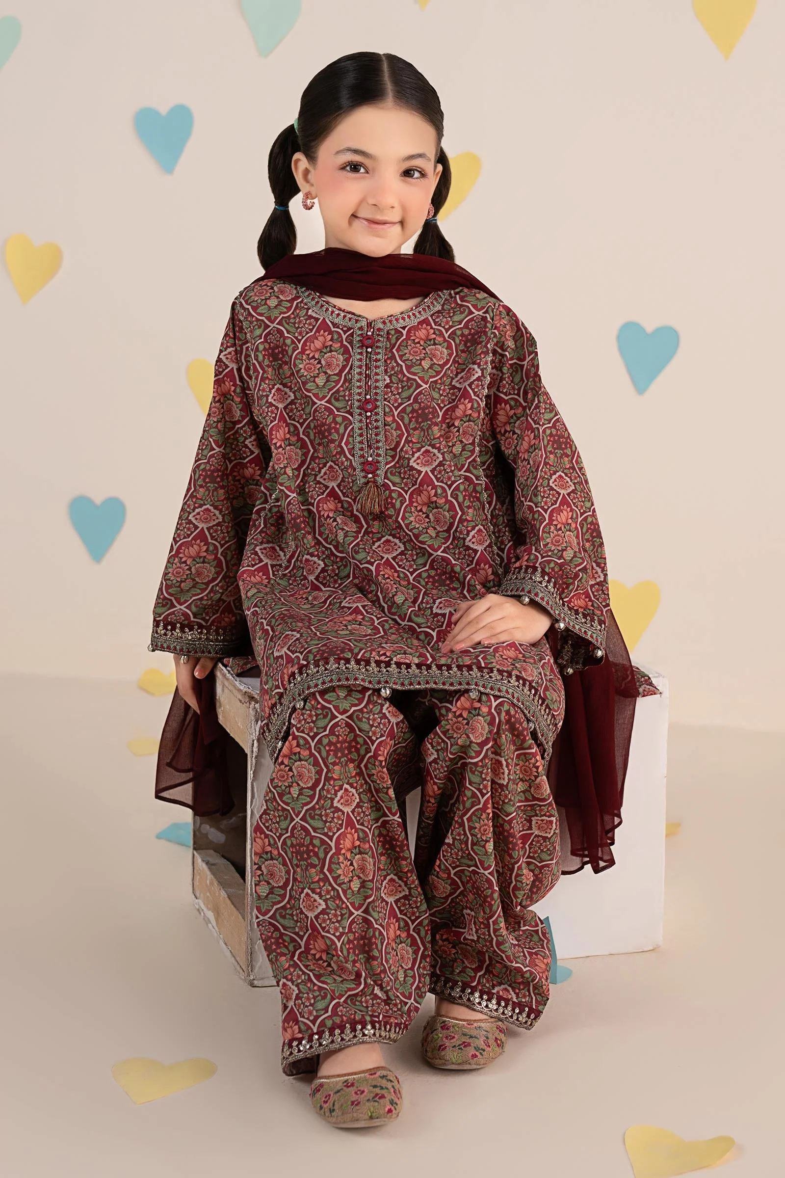 3 Piece Embroidered Lawn Suit - Image 4