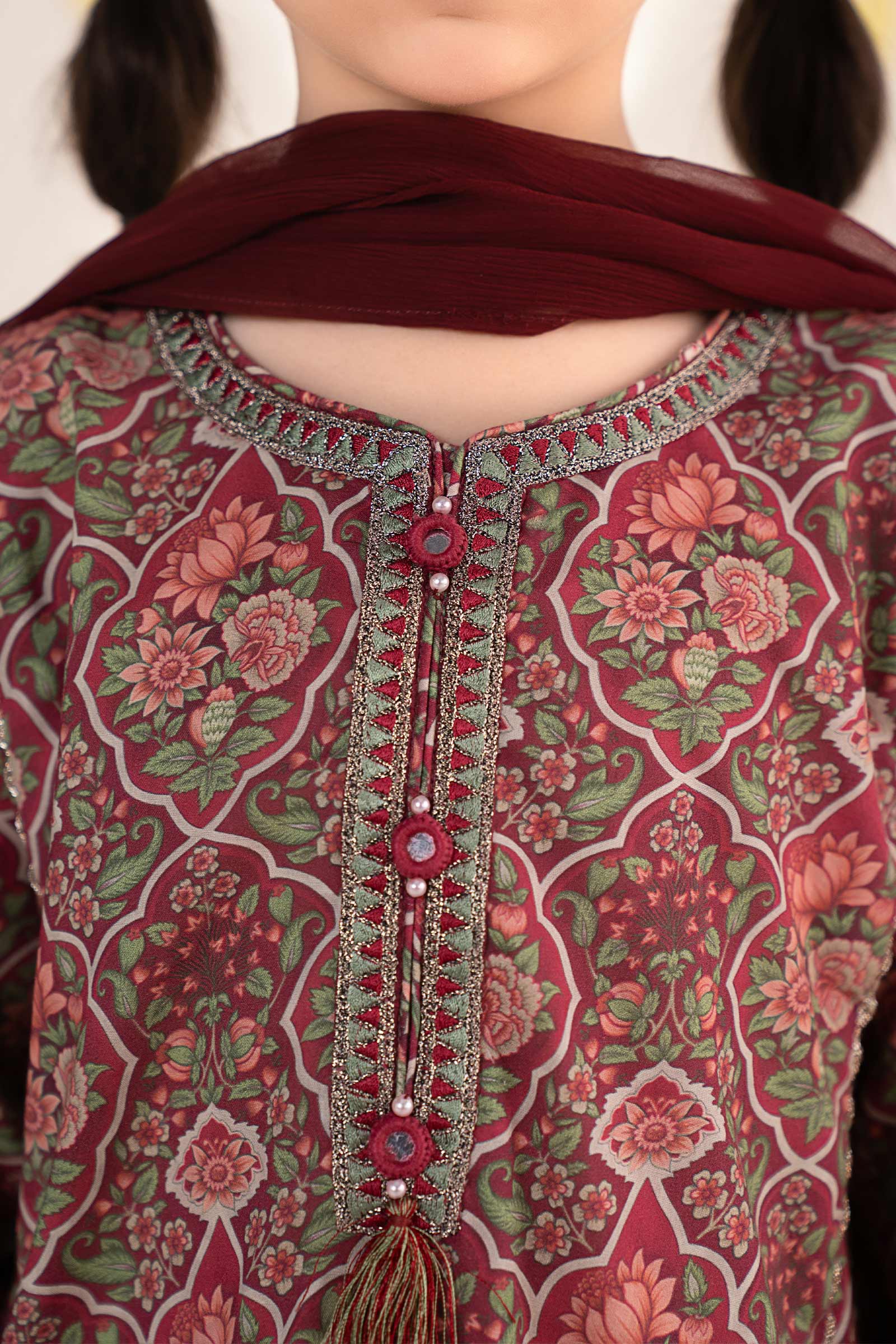 3 Piece Embroidered Lawn Suit - Image 8