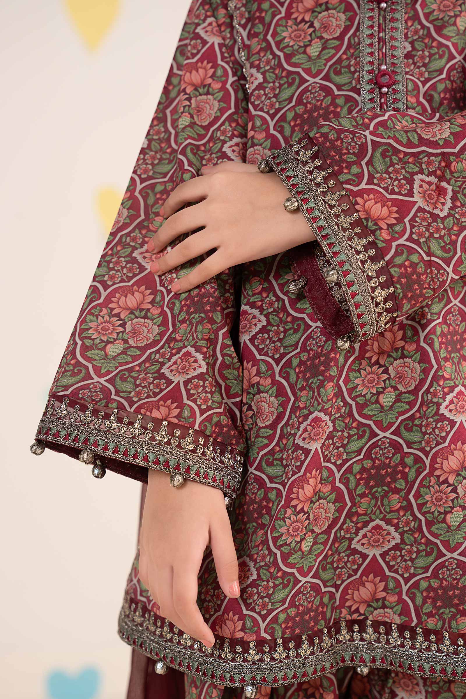 3 Piece Embroidered Lawn Suit - Image 9