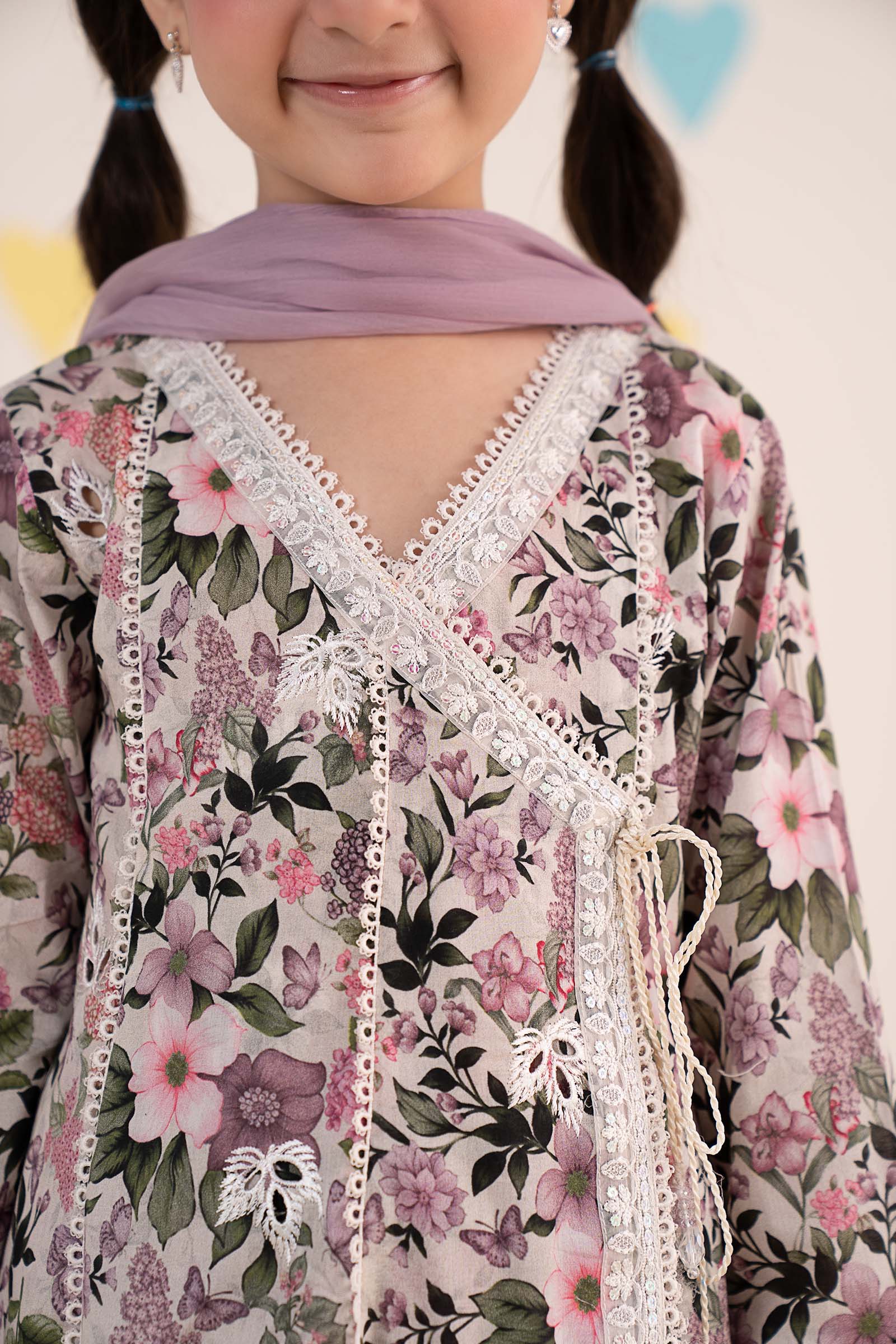 3 Piece Embroidered Lawn Suit - Image 3