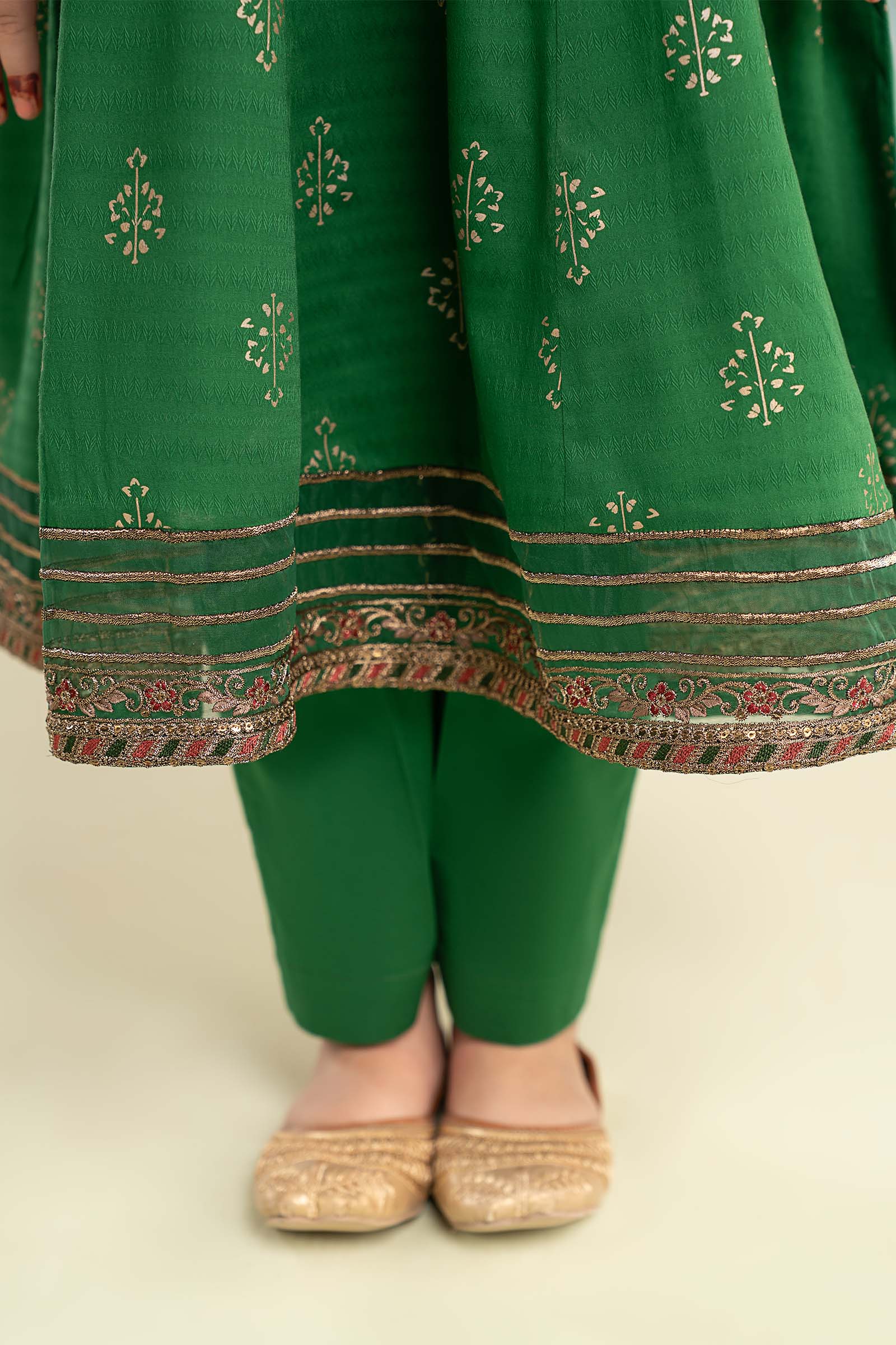 2 Piece Embroidered Lawn Suit - Image 6