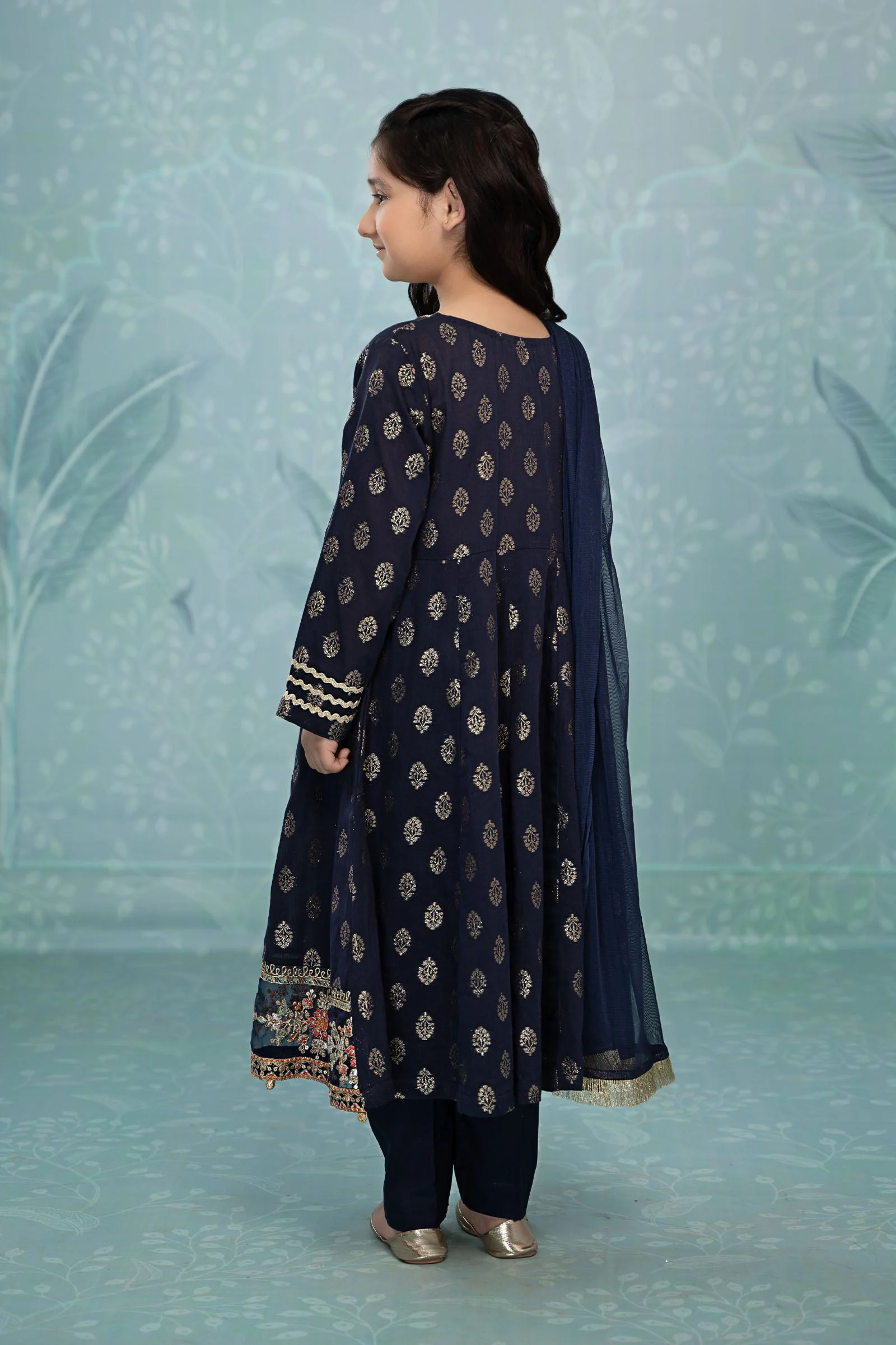 3 Piece Embroidered Suit - Image 4
