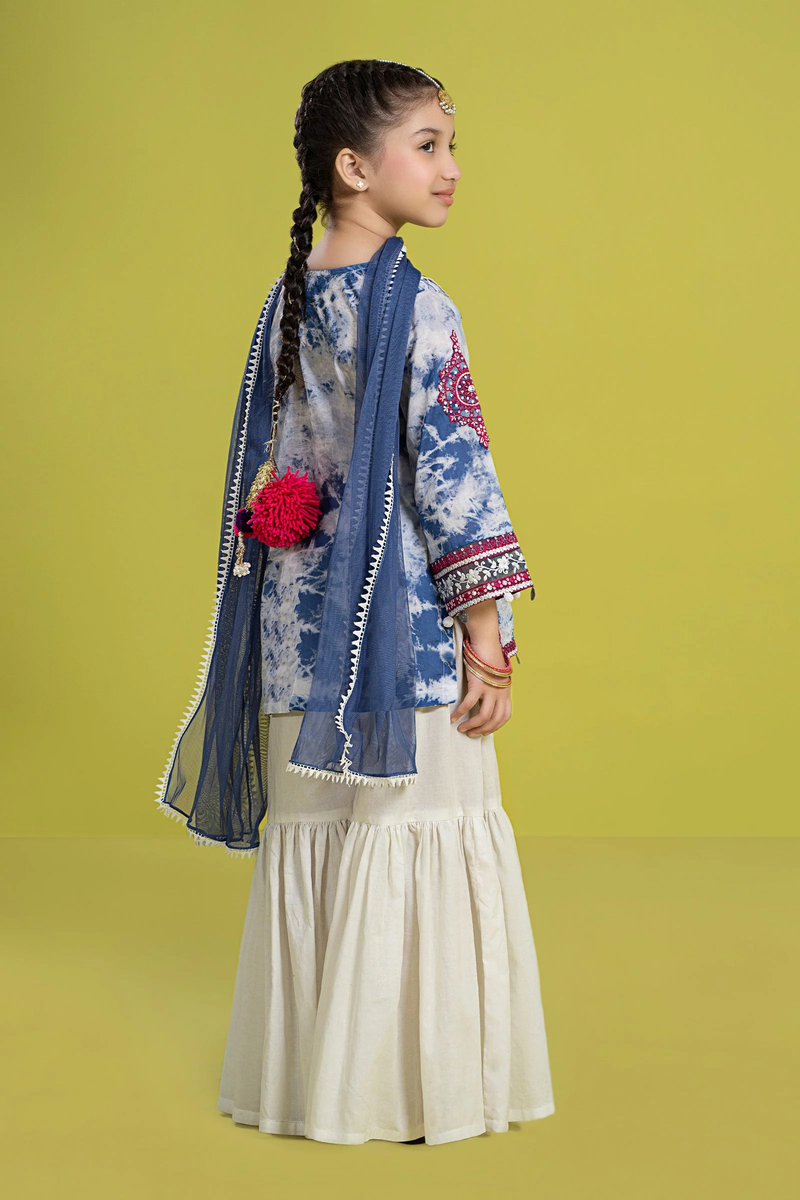 3 Piece Embroidered Lawn Suit - Image 5
