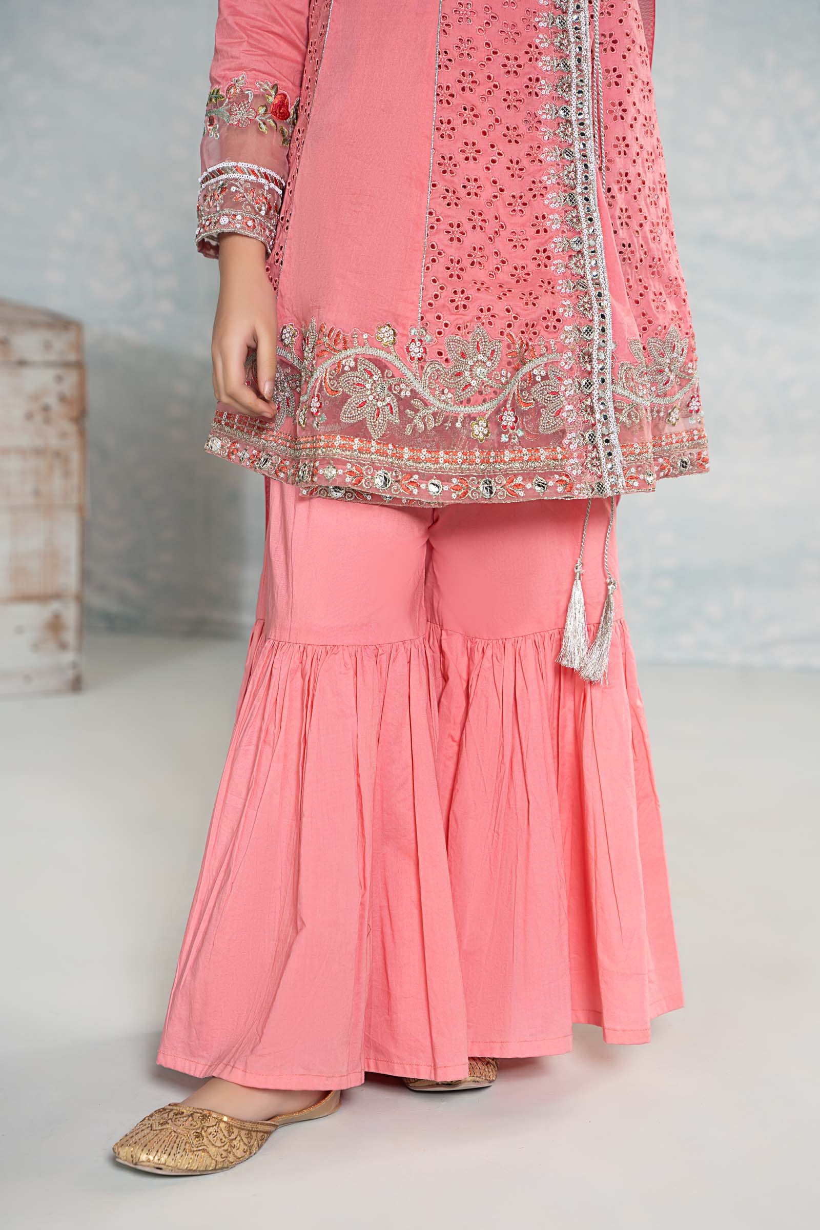 3 Piece Embroidered Lawn Suit - Image 4