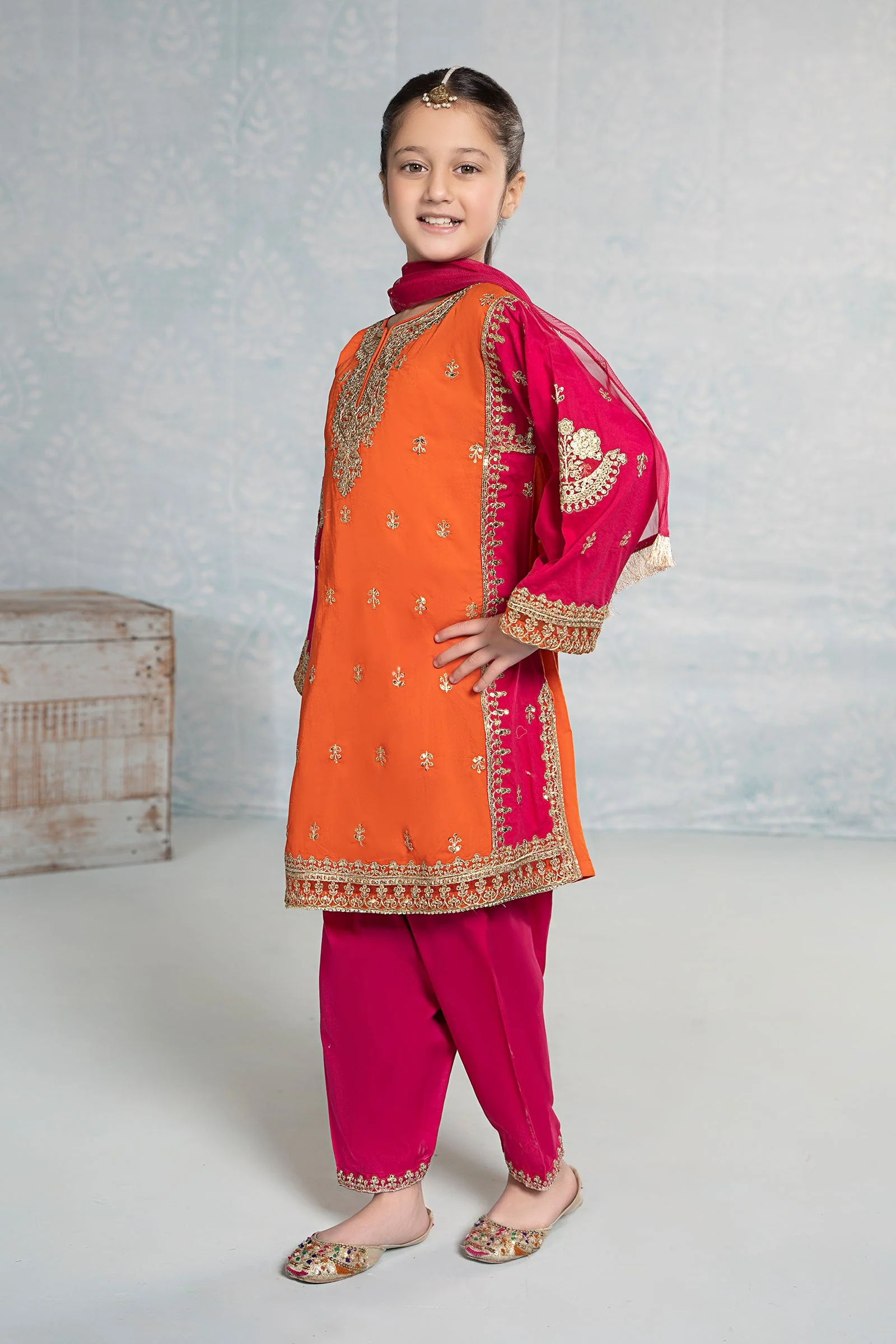 3 Piece Embroidered Lawn Suit - Image 6