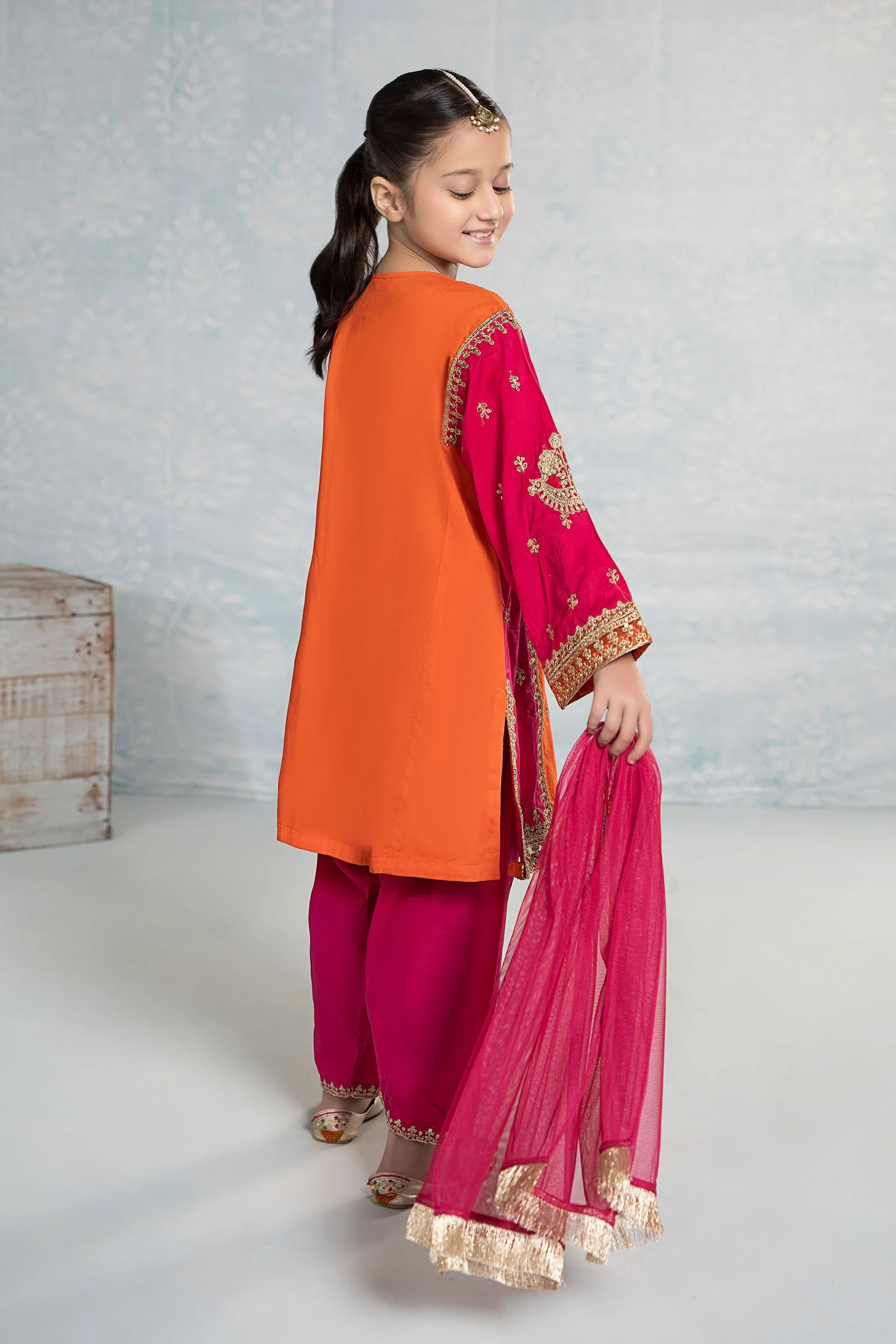 3 Piece Embroidered Lawn Suit - Image 7
