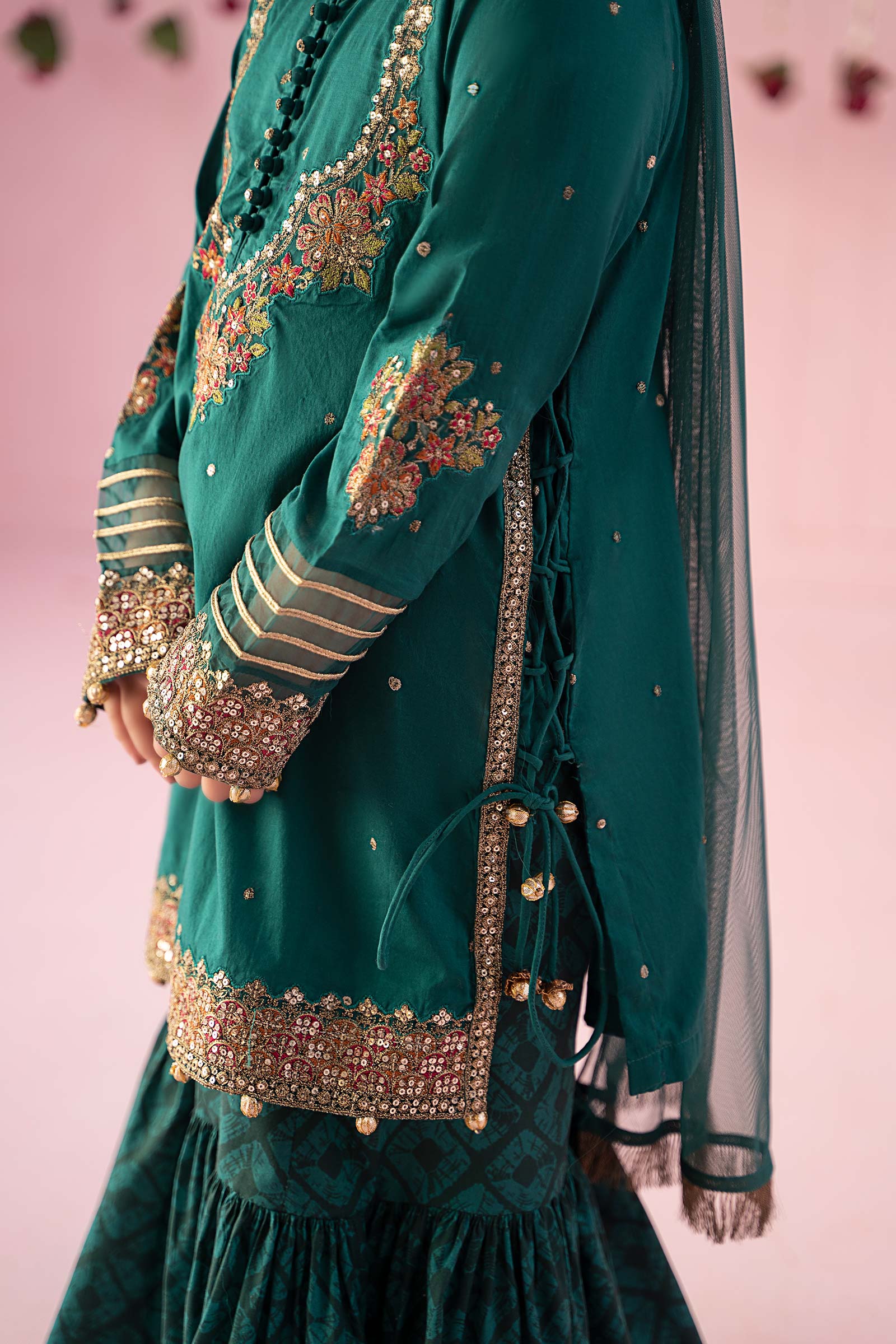 3 Piece Embroidered Lawn Suit - Image 4