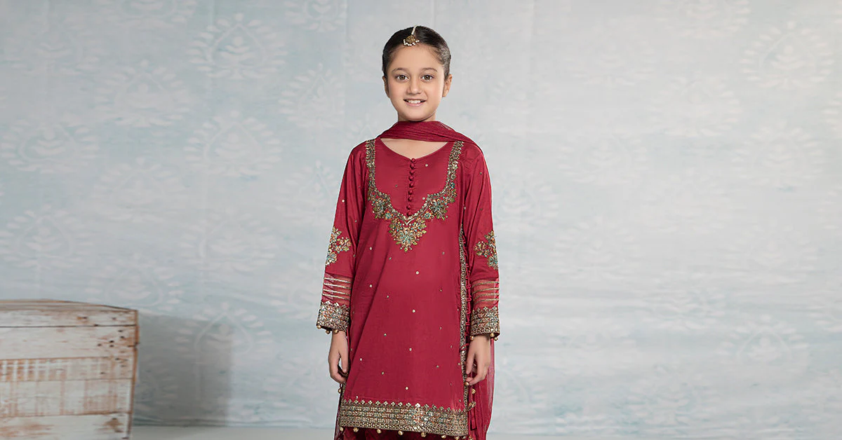 3 Piece Embroidered Lawn Suit - Image 8