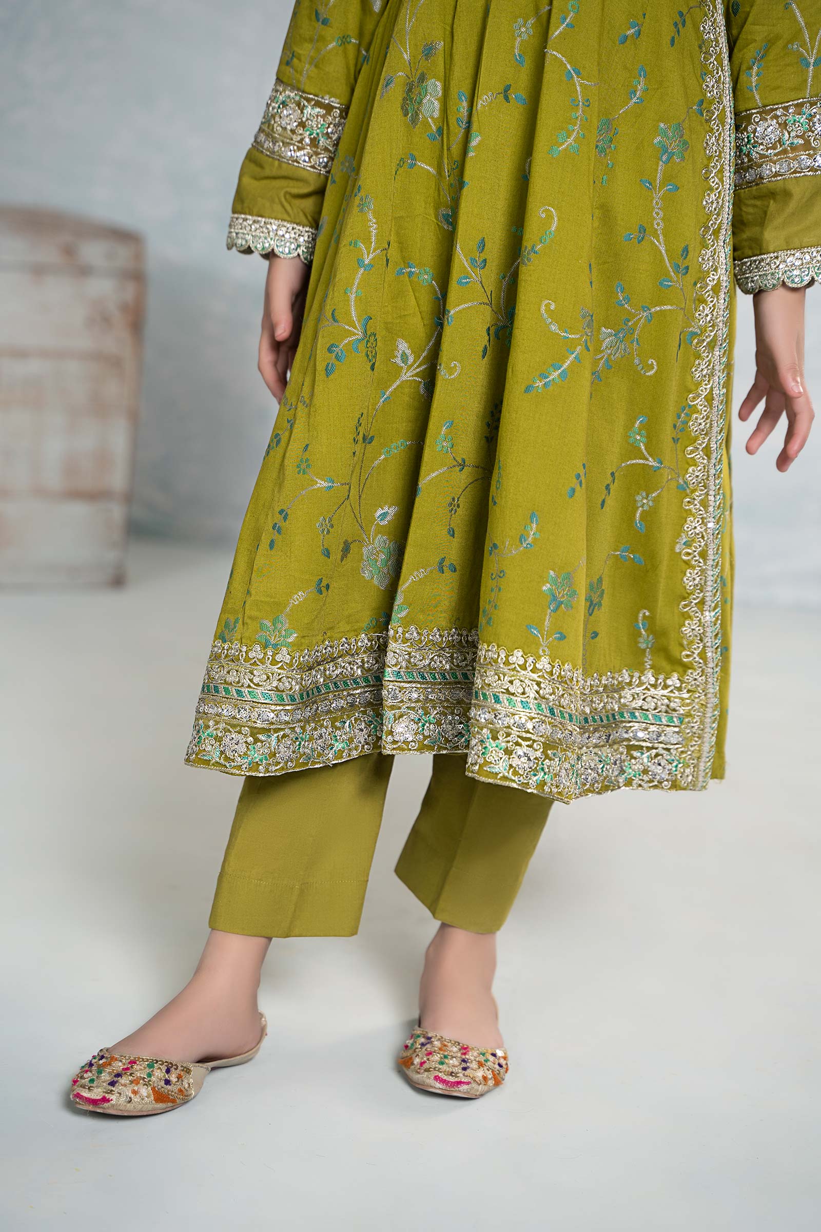 3 Piece Embroidered Jacquard Broshia Suit - Image 5