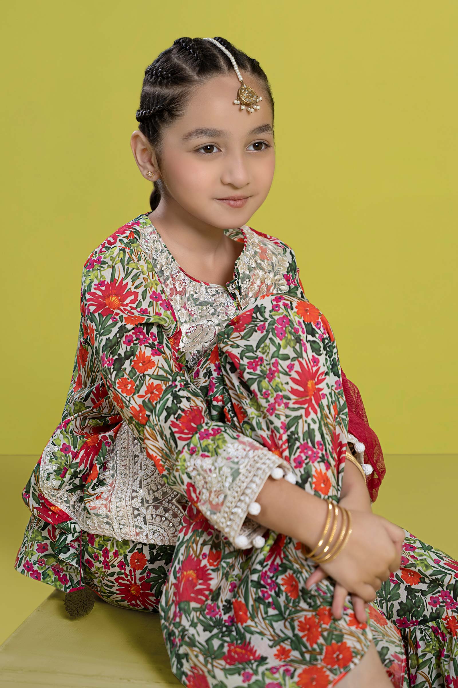 3 Piece Embroidered Lawn Suit - Image 7