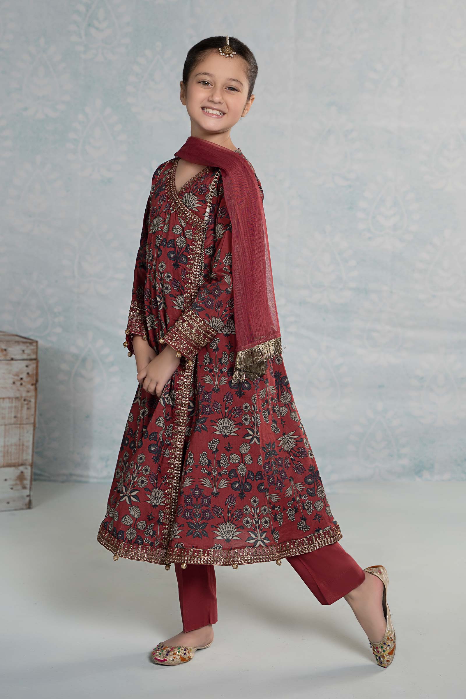 3 Piece Embroidered Lawn Suit - Image 10